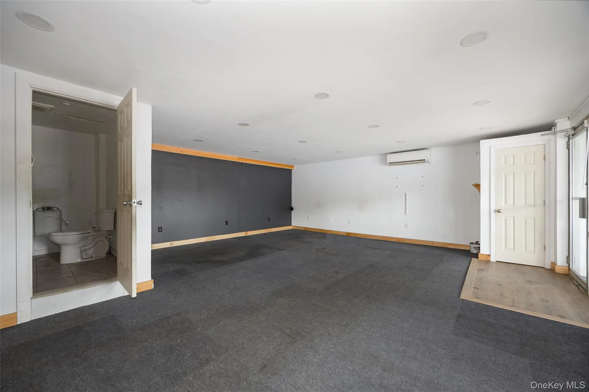 815 Violet Avenue, Hyde Park, NY, ,Commercial Lease,For Rent,Violet,0,1040987 815 Violet Avenue, Hyde Park, NY, ,Commercial Lease,For Rent,Violet,0,1040987