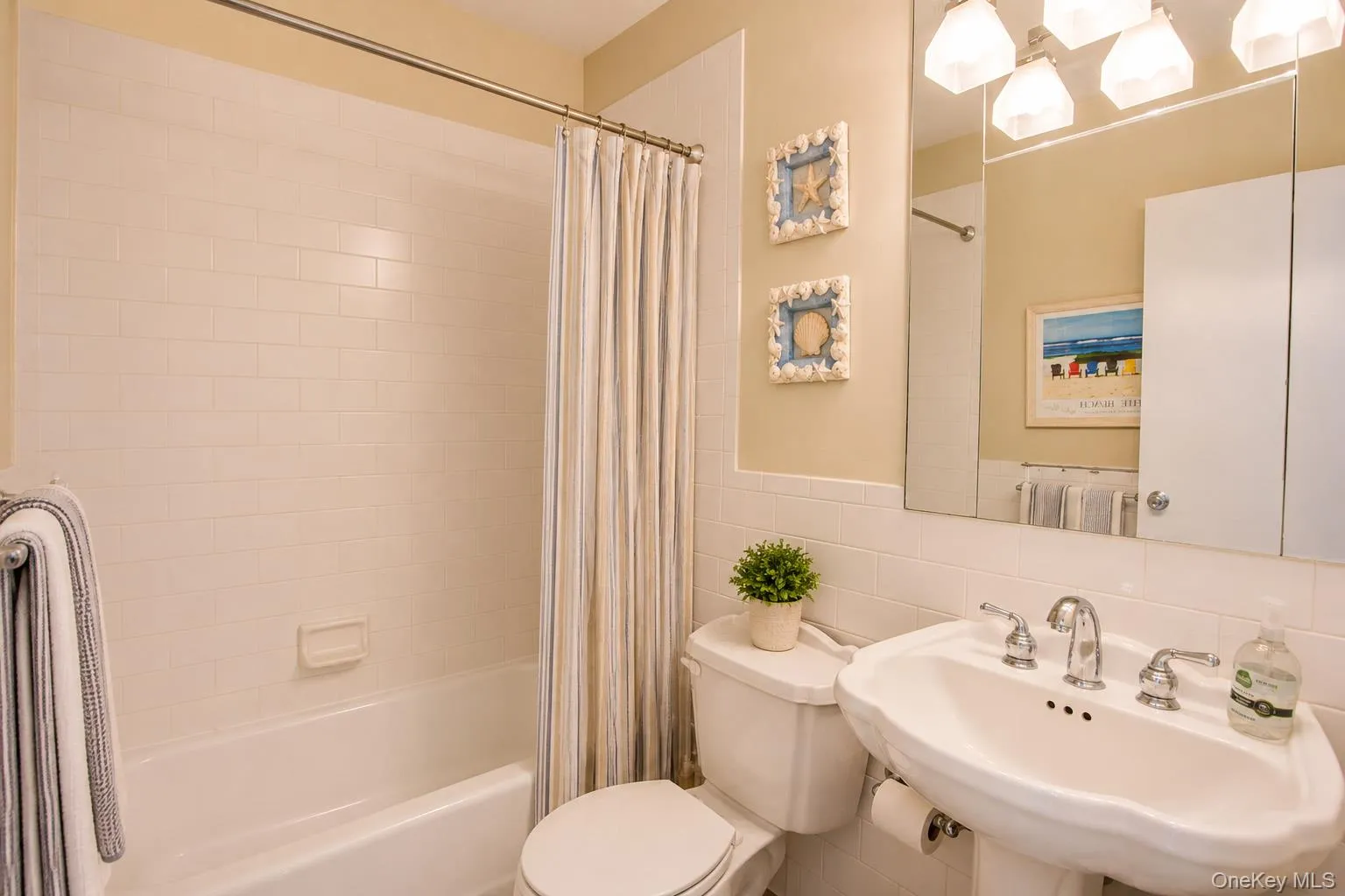 770 Shore Road, Long Beach, NY, 5 Bedrooms Bedrooms, 11 Rooms Rooms,3 BathroomsBathrooms,Residential Lease,For Rent,Shore,0,1040993 770 Shore Road, Long Beach, NY, 5 Bedrooms Bedrooms, 11 Rooms Rooms,3 BathroomsBathrooms,Residential Lease,For Rent,Shore,0,1040993