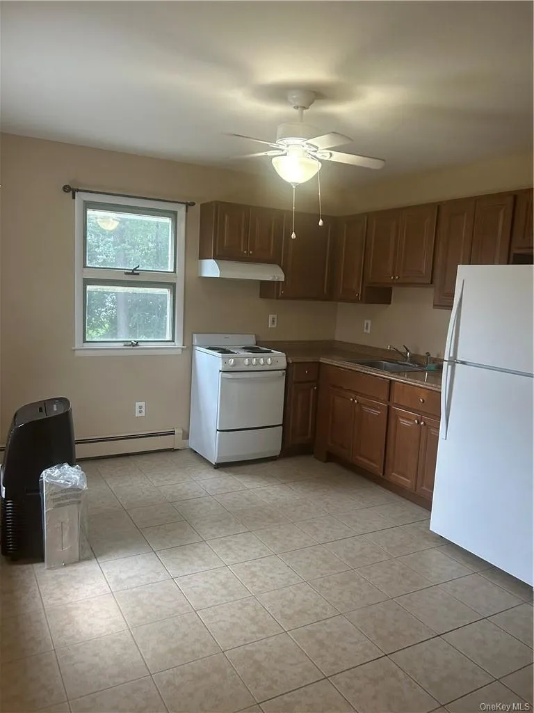 55 St John Street, Goshen, NY, 1 Bedroom Bedrooms, 3 Rooms Rooms,1 BathroomBathrooms,Residential Lease,For Rent,St John,0,1040996 55 St John Street, Goshen, NY, 1 Bedroom Bedrooms, 3 Rooms Rooms,1 BathroomBathrooms,Residential Lease,For Rent,St John,0,1040996