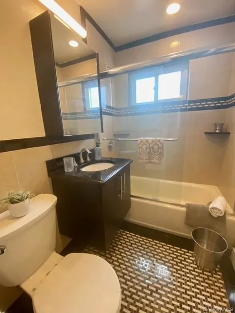 250 River Avenue, Brookhaven, NY, 1 Bedroom Bedrooms, 4 Rooms Rooms,1 BathroomBathrooms,Residential Lease,For Rent,River,0,1040999 250 River Avenue, Brookhaven, NY, 1 Bedroom Bedrooms, 4 Rooms Rooms,1 BathroomBathrooms,Residential Lease,For Rent,River,0,1040999