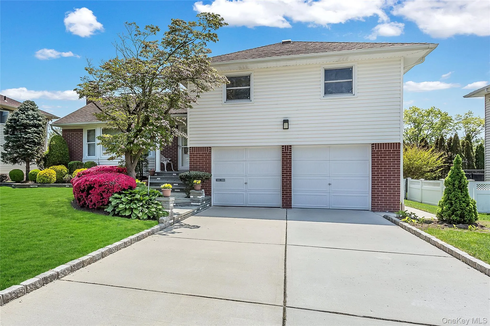 76 Robby Lane, North Hempstead, NY, 3 Bedrooms Bedrooms, 7 Rooms Rooms,2 BathroomsBathrooms,Residential Lease,For Rent,Robby,0,1041002 76 Robby Lane, North Hempstead, NY, 3 Bedrooms Bedrooms, 7 Rooms Rooms,2 BathroomsBathrooms,Residential Lease,For Rent,Robby,0,1041002