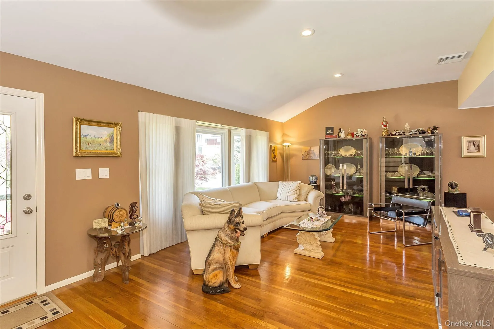 76 Robby Lane, North Hempstead, NY, 3 Bedrooms Bedrooms, 7 Rooms Rooms,2 BathroomsBathrooms,Residential Lease,For Rent,Robby,0,1041002 76 Robby Lane, North Hempstead, NY, 3 Bedrooms Bedrooms, 7 Rooms Rooms,2 BathroomsBathrooms,Residential Lease,For Rent,Robby,0,1041002