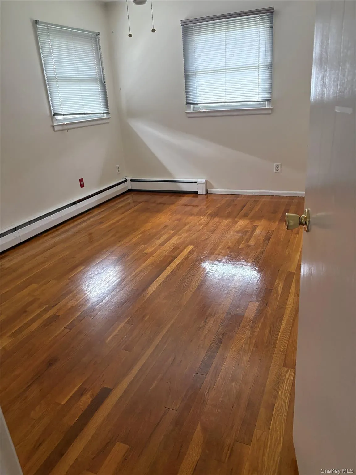 76 Robby Lane, North Hempstead, NY, 3 Bedrooms Bedrooms, 7 Rooms Rooms,2 BathroomsBathrooms,Residential Lease,For Rent,Robby,0,1041002 76 Robby Lane, North Hempstead, NY, 3 Bedrooms Bedrooms, 7 Rooms Rooms,2 BathroomsBathrooms,Residential Lease,For Rent,Robby,0,1041002