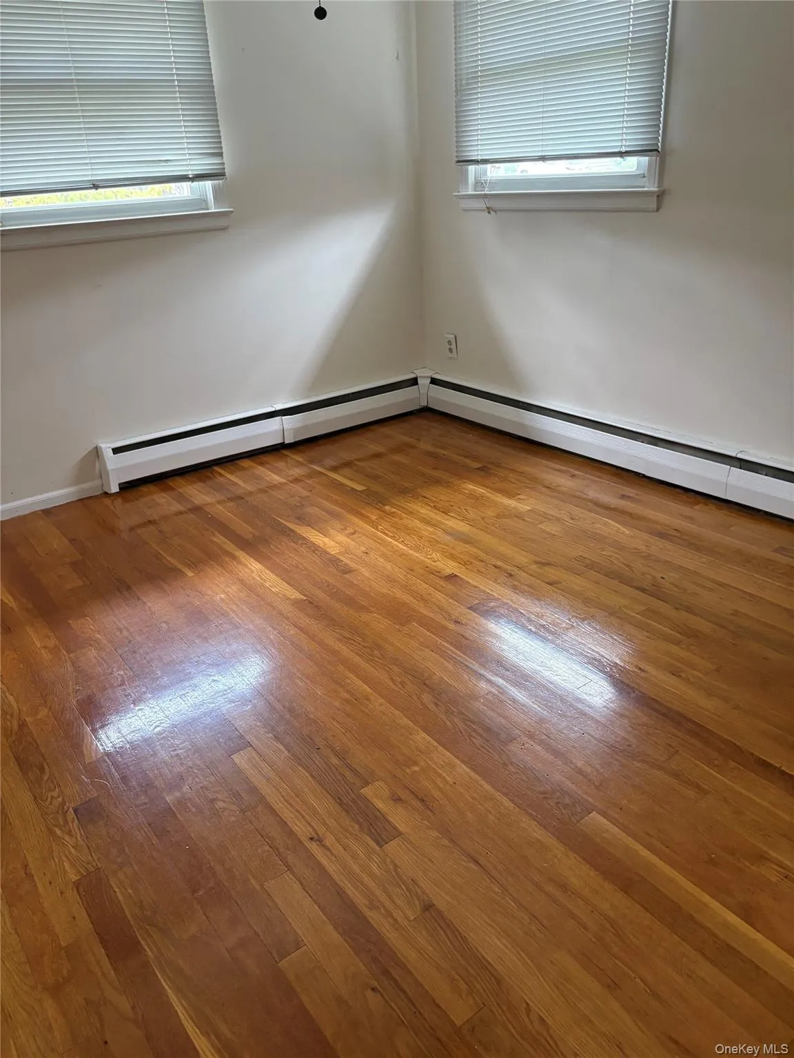 76 Robby Lane, North Hempstead, NY, 3 Bedrooms Bedrooms, 7 Rooms Rooms,2 BathroomsBathrooms,Residential Lease,For Rent,Robby,0,1041002 76 Robby Lane, North Hempstead, NY, 3 Bedrooms Bedrooms, 7 Rooms Rooms,2 BathroomsBathrooms,Residential Lease,For Rent,Robby,0,1041002