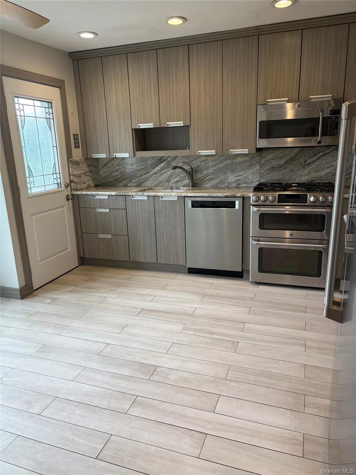76 Robby Lane, North Hempstead, NY, 3 Bedrooms Bedrooms, 7 Rooms Rooms,2 BathroomsBathrooms,Residential Lease,For Rent,Robby,0,1041002 76 Robby Lane, North Hempstead, NY, 3 Bedrooms Bedrooms, 7 Rooms Rooms,2 BathroomsBathrooms,Residential Lease,For Rent,Robby,0,1041002