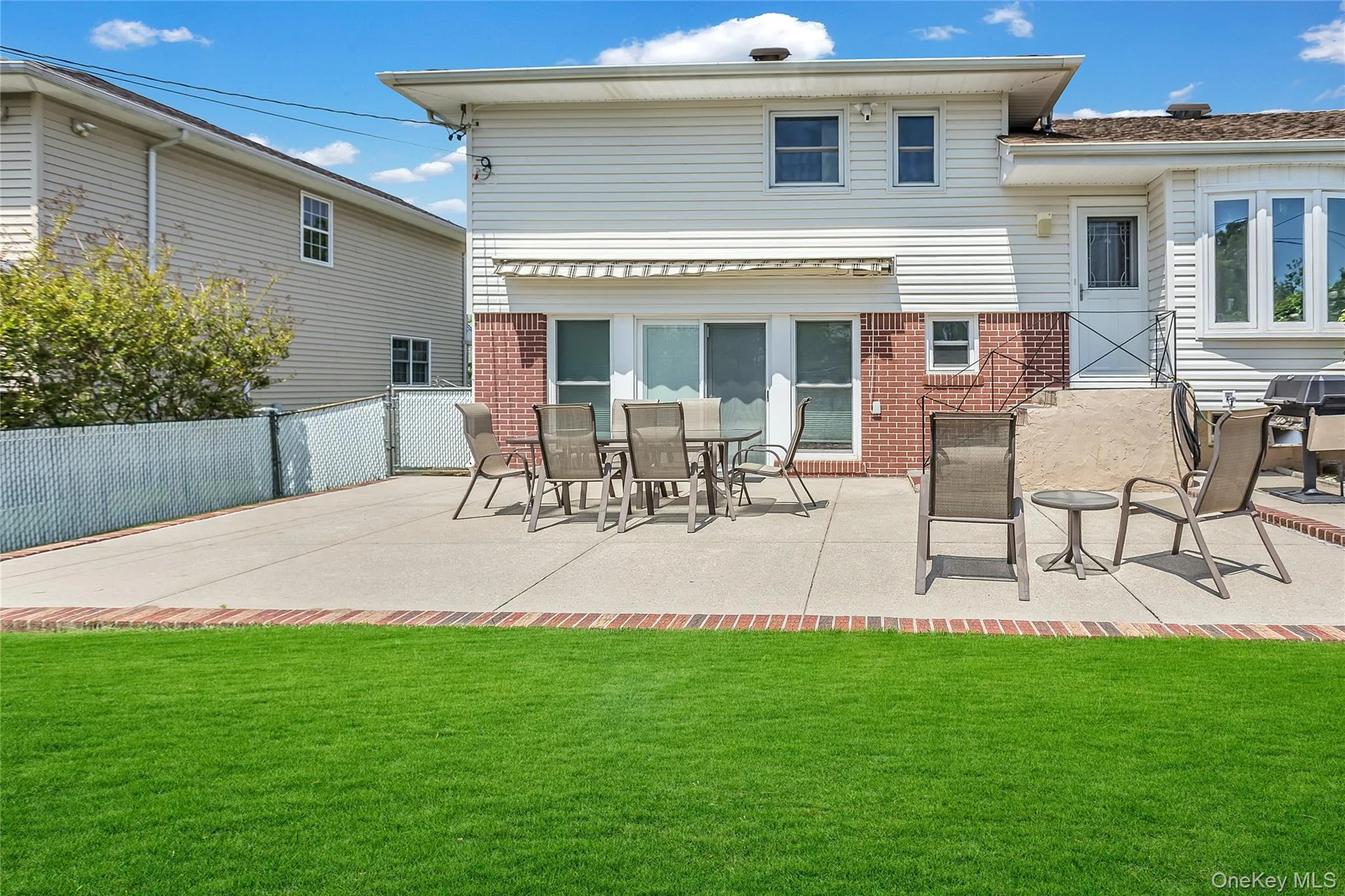 76 Robby Lane, North Hempstead, NY, 3 Bedrooms Bedrooms, 7 Rooms Rooms,2 BathroomsBathrooms,Residential Lease,For Rent,Robby,0,1041002 76 Robby Lane, North Hempstead, NY, 3 Bedrooms Bedrooms, 7 Rooms Rooms,2 BathroomsBathrooms,Residential Lease,For Rent,Robby,0,1041002
