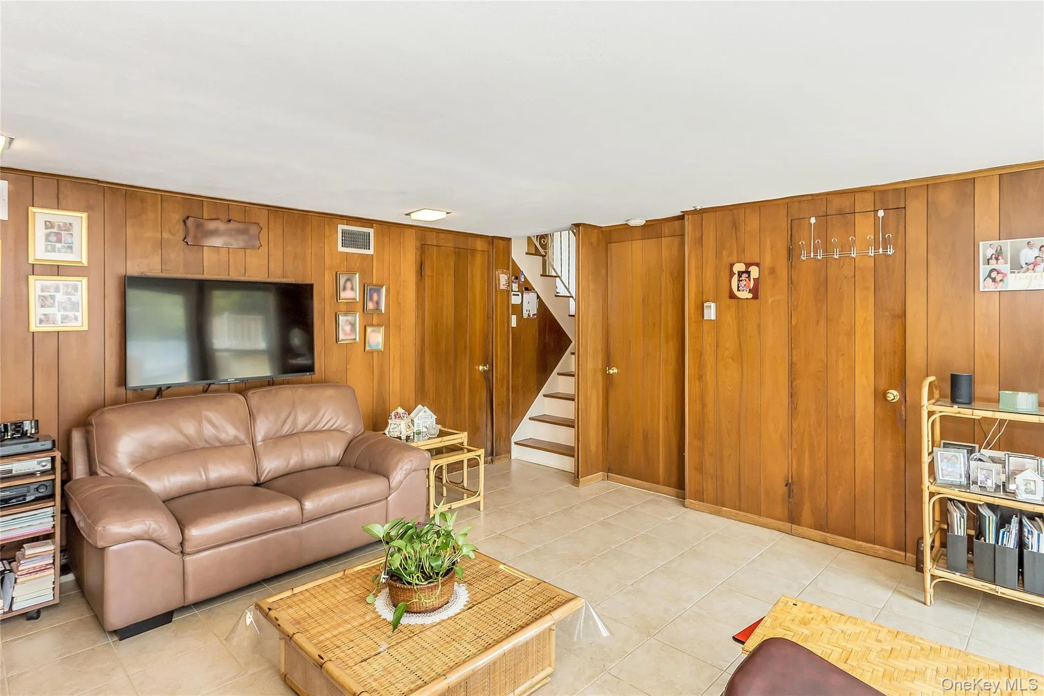 76 Robby Lane, North Hempstead, NY, 3 Bedrooms Bedrooms, 7 Rooms Rooms,2 BathroomsBathrooms,Residential Lease,For Rent,Robby,0,1041002 76 Robby Lane, North Hempstead, NY, 3 Bedrooms Bedrooms, 7 Rooms Rooms,2 BathroomsBathrooms,Residential Lease,For Rent,Robby,0,1041002