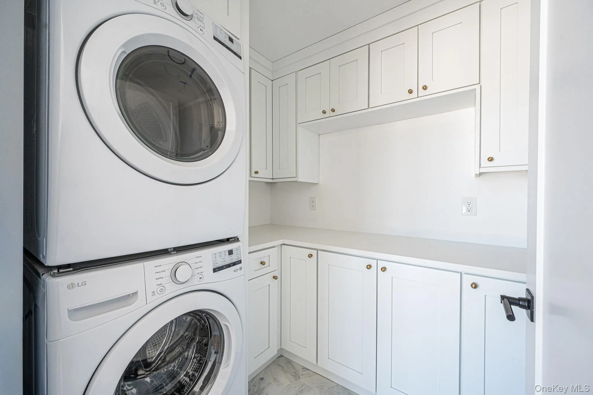 35 Cotton, Hempstead, NY, 5 Bedrooms Bedrooms, 8 Rooms Rooms,3 BathroomsBathrooms,Residential,For Rent,Cotton,0,1041003 35 Cotton, Hempstead, NY, 5 Bedrooms Bedrooms, 8 Rooms Rooms,3 BathroomsBathrooms,Residential,For Rent,Cotton,0,1041003