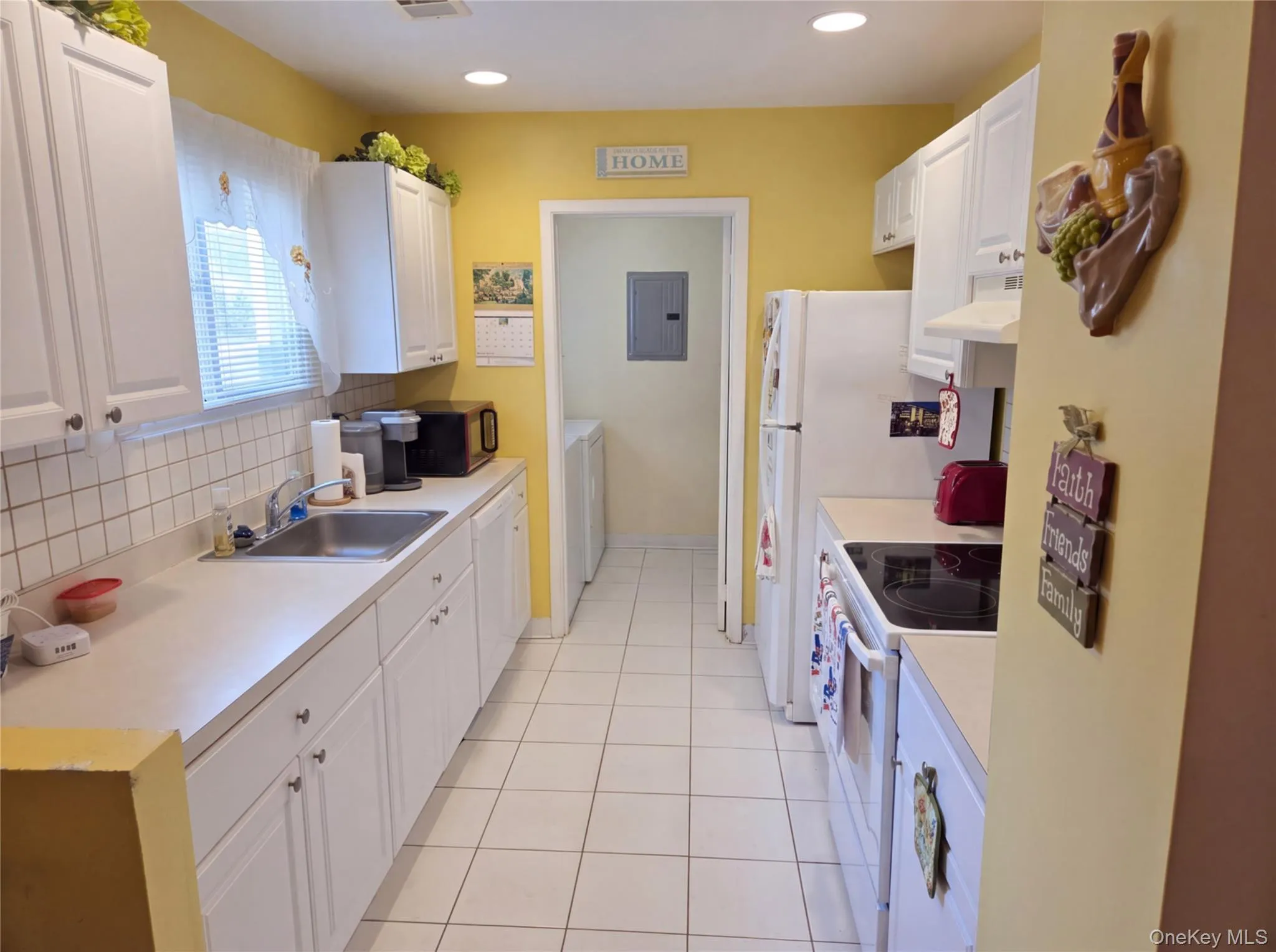 234 Springmeadow Drive, Islip, NY, 2 Bedrooms Bedrooms, 5 Rooms Rooms,1 BathroomBathrooms,Residential,For Rent,Springmeadow,0,1041004 234 Springmeadow Drive, Islip, NY, 2 Bedrooms Bedrooms, 5 Rooms Rooms,1 BathroomBathrooms,Residential,For Rent,Springmeadow,0,1041004