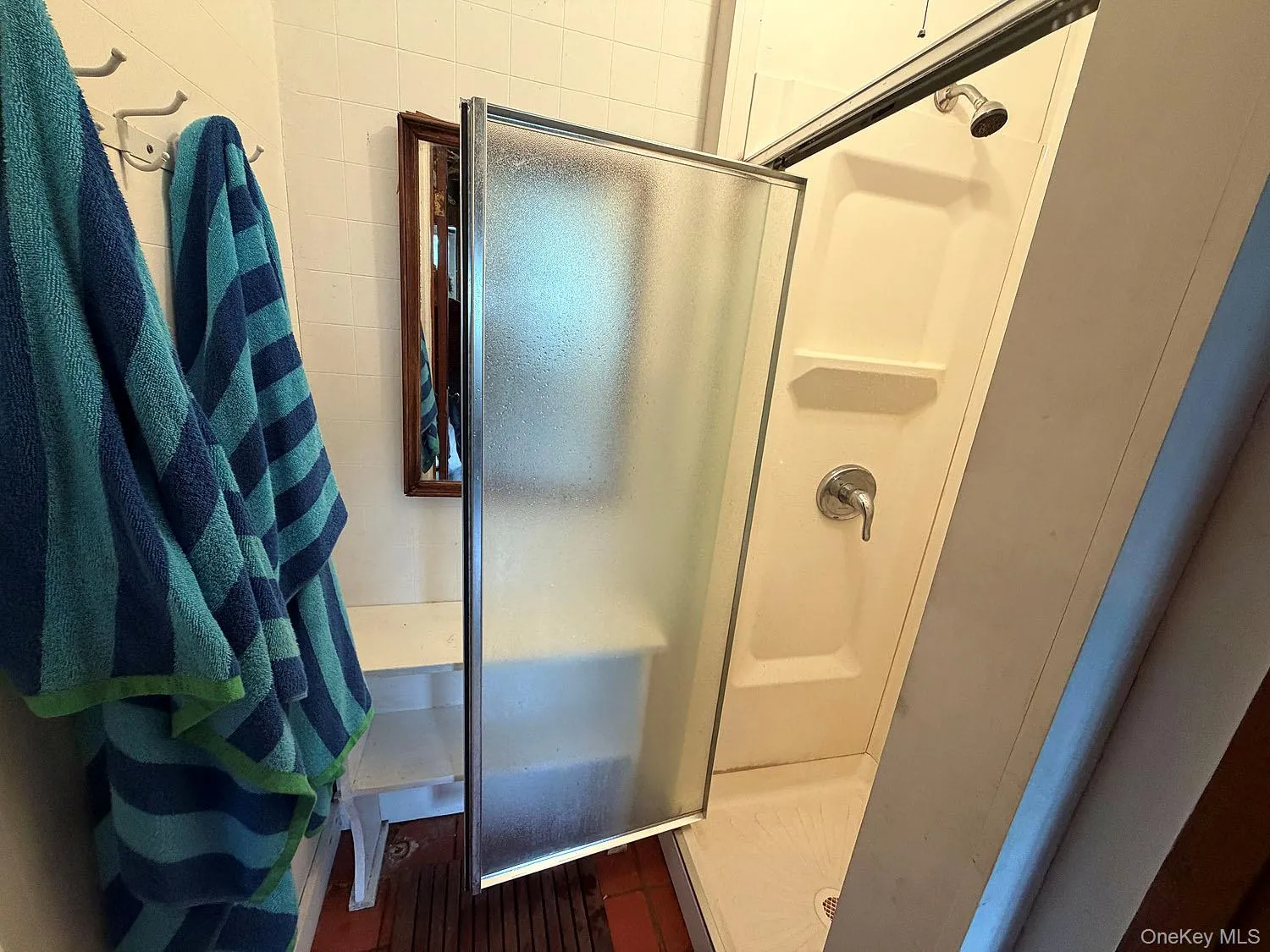 Full bathroom on Tavern level Full bathroom on Tavern level
