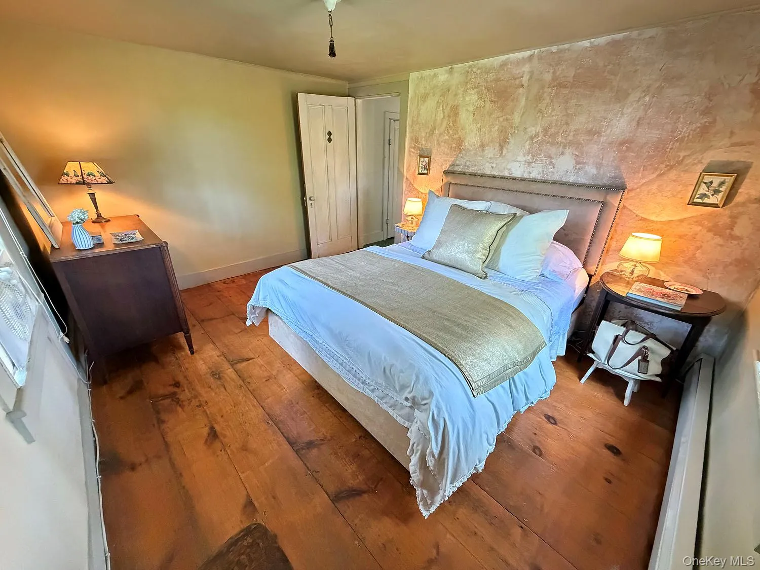 Beautiful wood floors! Beautiful wood floors!