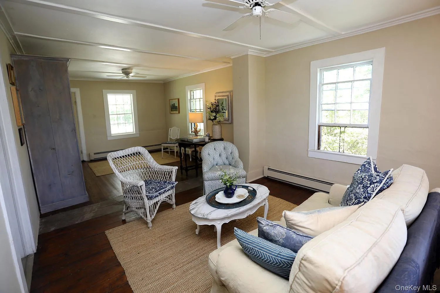 Nice windows provide natural light Nice windows provide natural light
