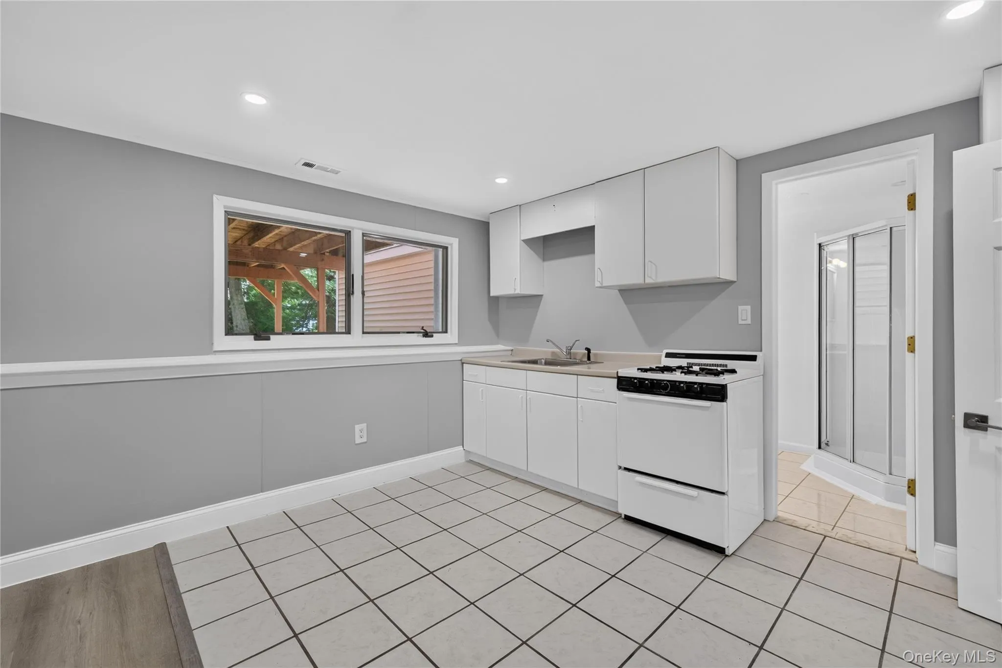 11 Penguin Lane, Huntington, NY, 4 Bedrooms Bedrooms, 7 Rooms Rooms,3 BathroomsBathrooms,Residential,For Rent,Penguin,0,1041009 11 Penguin Lane, Huntington, NY, 4 Bedrooms Bedrooms, 7 Rooms Rooms,3 BathroomsBathrooms,Residential,For Rent,Penguin,0,1041009