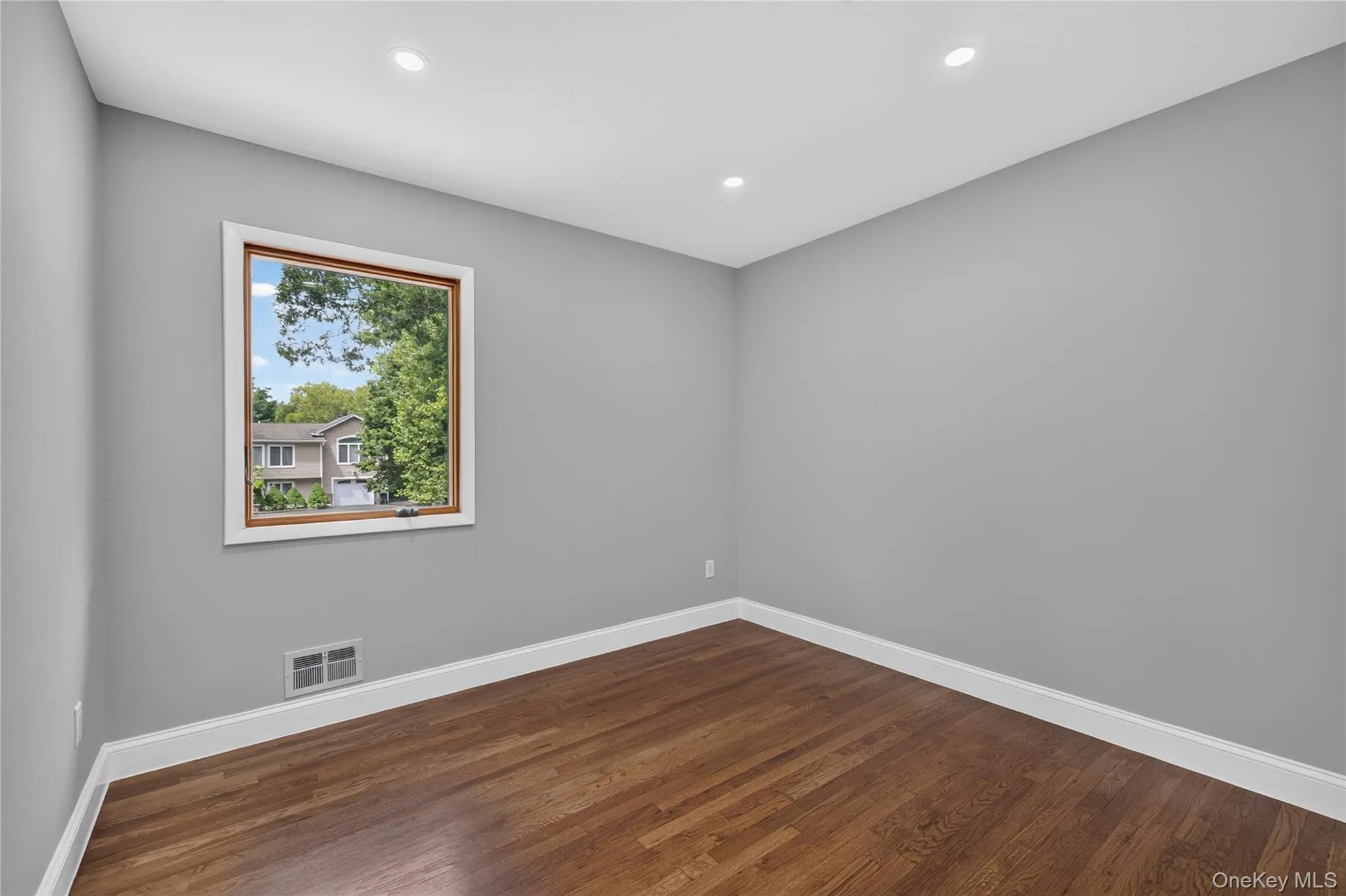 11 Penguin Lane, Huntington, NY, 4 Bedrooms Bedrooms, 7 Rooms Rooms,3 BathroomsBathrooms,Residential,For Rent,Penguin,0,1041009 11 Penguin Lane, Huntington, NY, 4 Bedrooms Bedrooms, 7 Rooms Rooms,3 BathroomsBathrooms,Residential,For Rent,Penguin,0,1041009