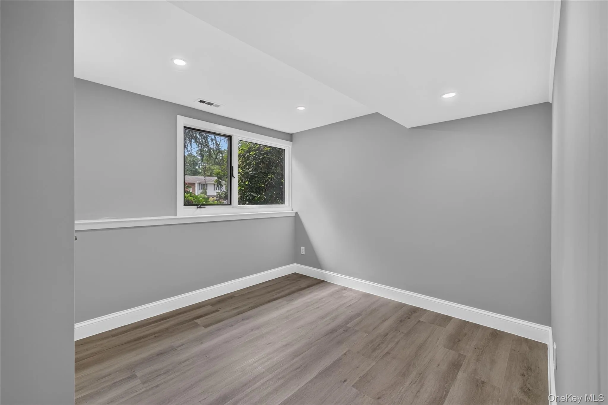 11 Penguin Lane, Huntington, NY, 4 Bedrooms Bedrooms, 7 Rooms Rooms,3 BathroomsBathrooms,Residential,For Rent,Penguin,0,1041009 11 Penguin Lane, Huntington, NY, 4 Bedrooms Bedrooms, 7 Rooms Rooms,3 BathroomsBathrooms,Residential,For Rent,Penguin,0,1041009