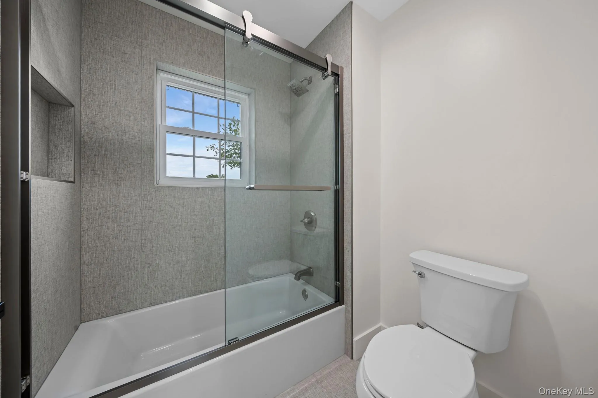 1301 Lakeside Drive, Hempstead, NY, 5 Bedrooms Bedrooms, 9 Rooms Rooms,4 BathroomsBathrooms,Residential,For Rent,Lakeside,0,1041010 1301 Lakeside Drive, Hempstead, NY, 5 Bedrooms Bedrooms, 9 Rooms Rooms,4 BathroomsBathrooms,Residential,For Rent,Lakeside,0,1041010
