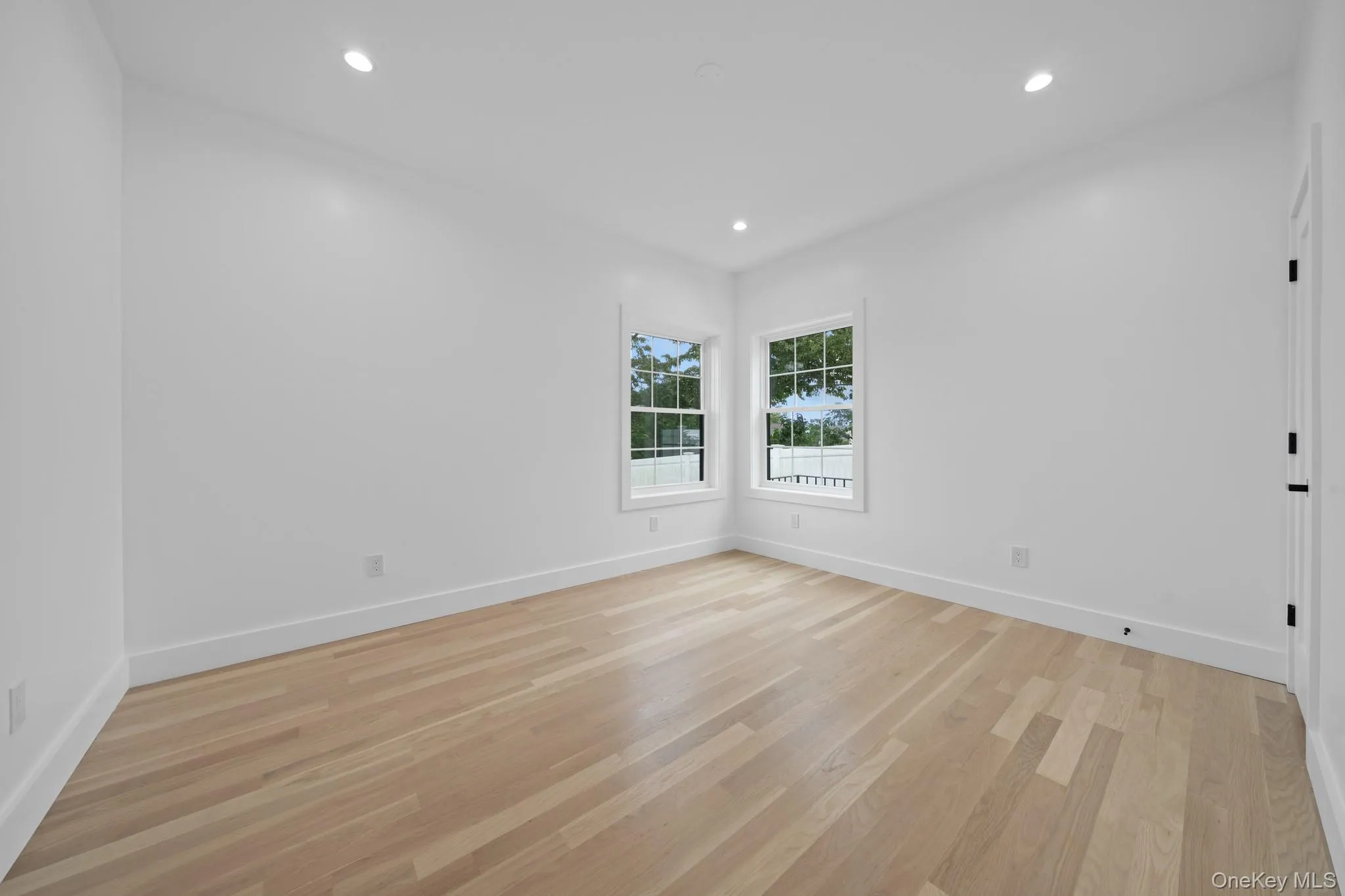 1301 Lakeside Drive, Hempstead, NY, 5 Bedrooms Bedrooms, 9 Rooms Rooms,4 BathroomsBathrooms,Residential,For Rent,Lakeside,0,1041010 1301 Lakeside Drive, Hempstead, NY, 5 Bedrooms Bedrooms, 9 Rooms Rooms,4 BathroomsBathrooms,Residential,For Rent,Lakeside,0,1041010