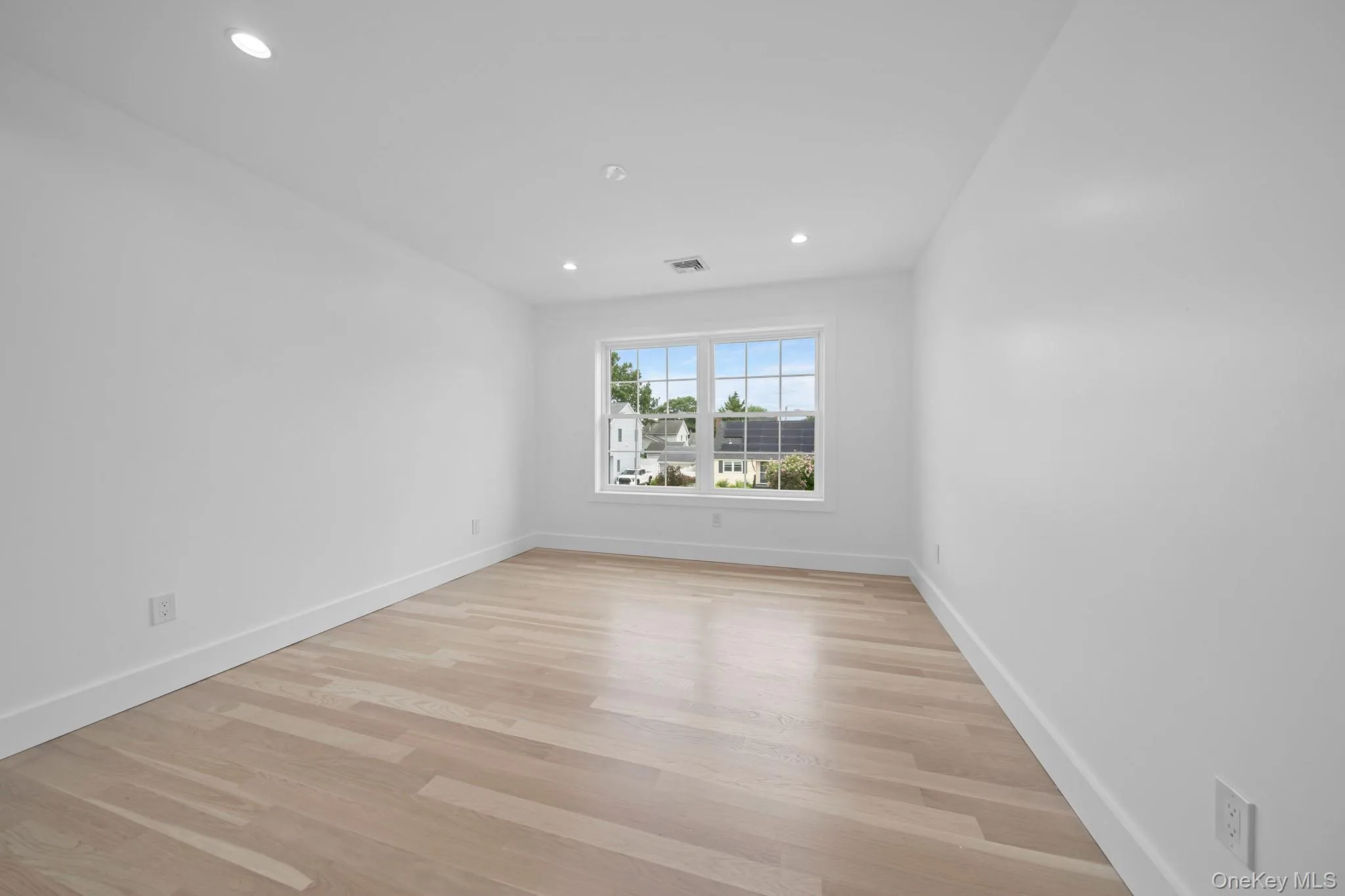 1301 Lakeside Drive, Hempstead, NY, 5 Bedrooms Bedrooms, 9 Rooms Rooms,4 BathroomsBathrooms,Residential,For Rent,Lakeside,0,1041010 1301 Lakeside Drive, Hempstead, NY, 5 Bedrooms Bedrooms, 9 Rooms Rooms,4 BathroomsBathrooms,Residential,For Rent,Lakeside,0,1041010