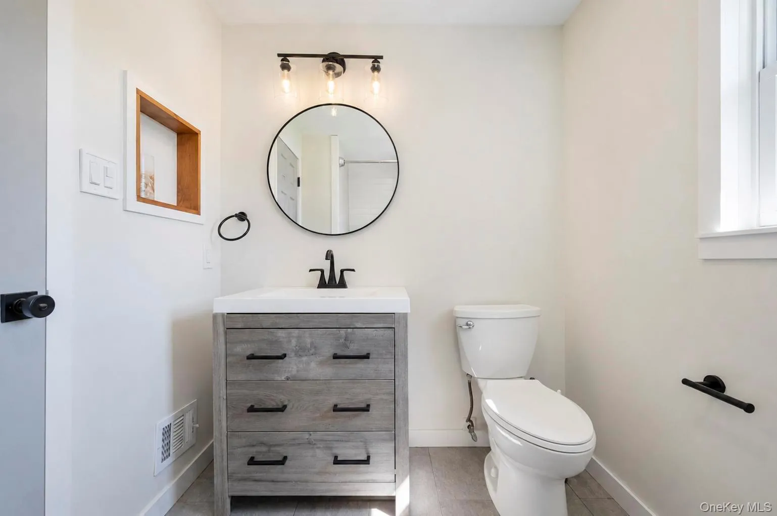 241 Tree Road, Brookhaven, NY, 3 Bedrooms Bedrooms, 7 Rooms Rooms,2 BathroomsBathrooms,Residential,For Rent,Tree,0,1041011 241 Tree Road, Brookhaven, NY, 3 Bedrooms Bedrooms, 7 Rooms Rooms,2 BathroomsBathrooms,Residential,For Rent,Tree,0,1041011