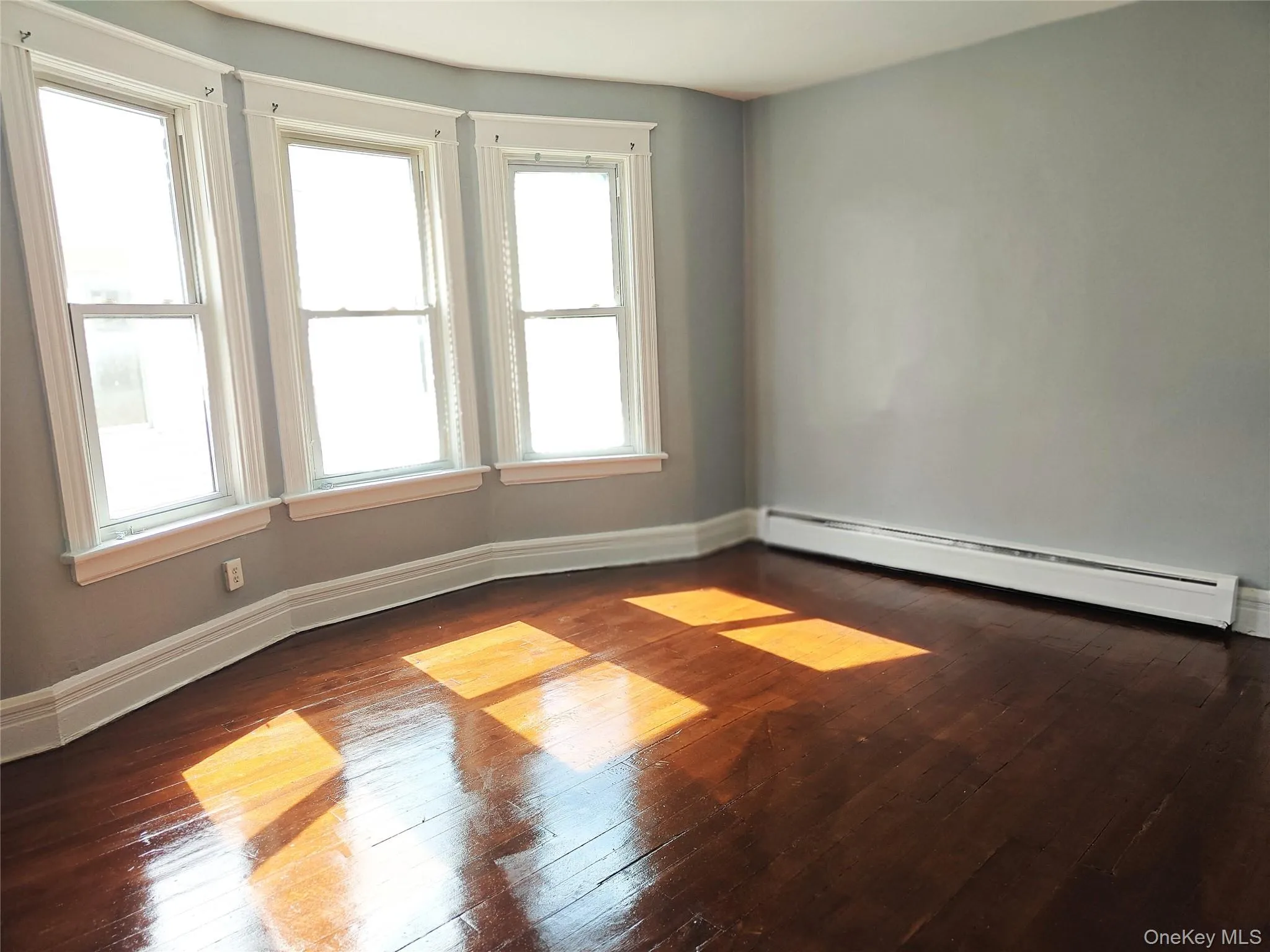 104 Winnikee Avenue, Poughkeepsie, NY, 3 Bedrooms Bedrooms, 6 Rooms Rooms,1 BathroomBathrooms,Residential Lease,For Rent,Winnikee,0,1041012 104 Winnikee Avenue, Poughkeepsie, NY, 3 Bedrooms Bedrooms, 6 Rooms Rooms,1 BathroomBathrooms,Residential Lease,For Rent,Winnikee,0,1041012
