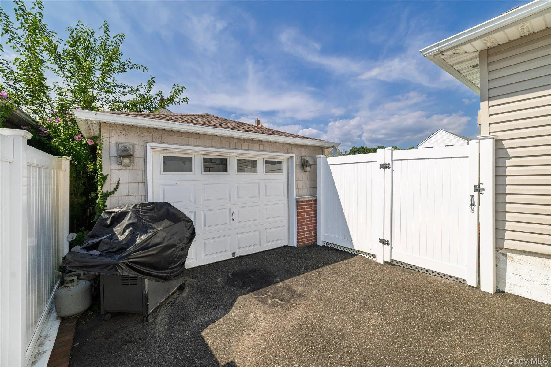 145 Bismark Avenue, Hempstead, NY, 3 Bedrooms Bedrooms, 6 Rooms Rooms,1 BathroomBathrooms,Residential,For Rent,Bismark,0,1041019 145 Bismark Avenue, Hempstead, NY, 3 Bedrooms Bedrooms, 6 Rooms Rooms,1 BathroomBathrooms,Residential,For Rent,Bismark,0,1041019