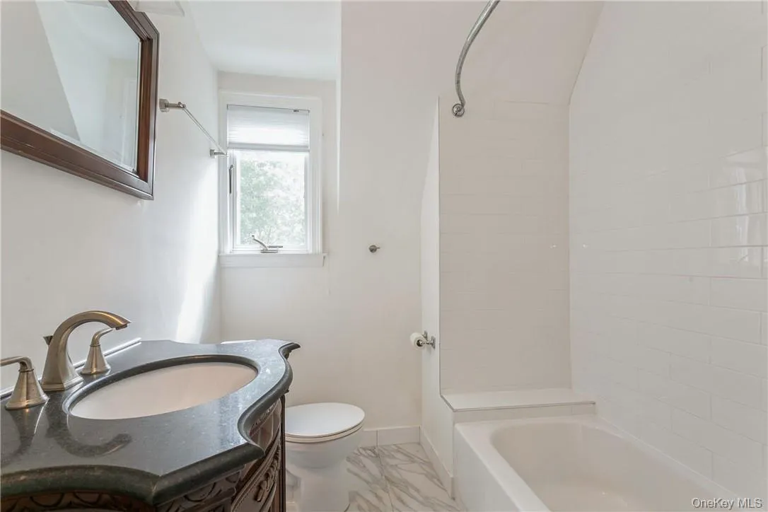 Bathroom on third floor. Bathroom on third floor.