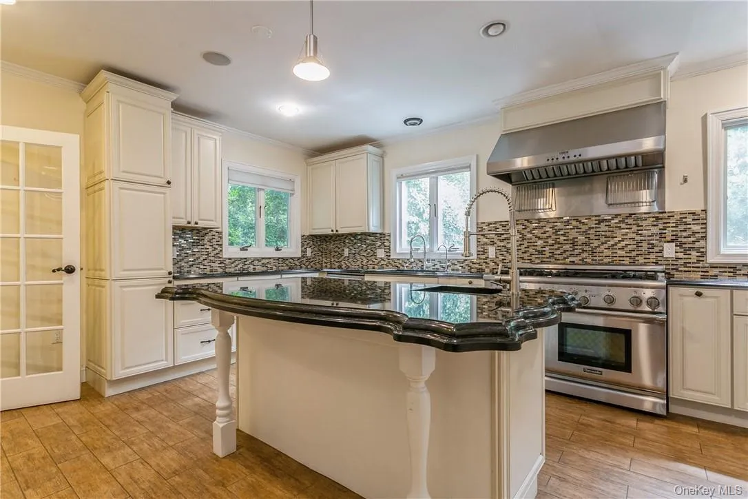 Gourmet kitchen! Gourmet kitchen!