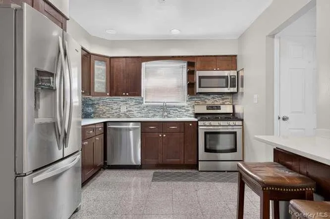 43 Stewart Avenue, Hempstead, NY, 5 Bedrooms Bedrooms, 10 Rooms Rooms,2 BathroomsBathrooms,Residential Lease,For Rent,Stewart,0,1041023 43 Stewart Avenue, Hempstead, NY, 5 Bedrooms Bedrooms, 10 Rooms Rooms,2 BathroomsBathrooms,Residential Lease,For Rent,Stewart,0,1041023