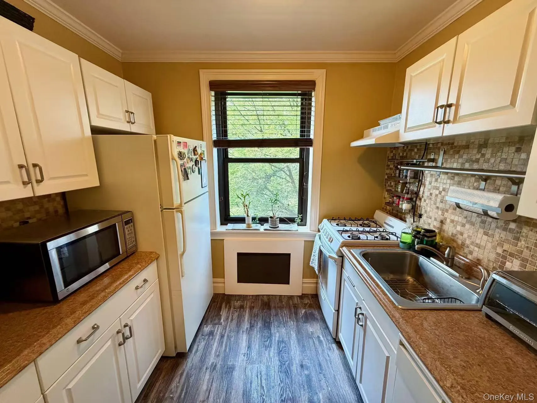 211-05 75th Ave, New York, NY, 1 Bedroom Bedrooms, 4 Rooms Rooms,1 BathroomBathrooms,Residential,For Rent,75th Ave,0,1041028 211-05 75th Ave, New York, NY, 1 Bedroom Bedrooms, 4 Rooms Rooms,1 BathroomBathrooms,Residential,For Rent,75th Ave,0,1041028