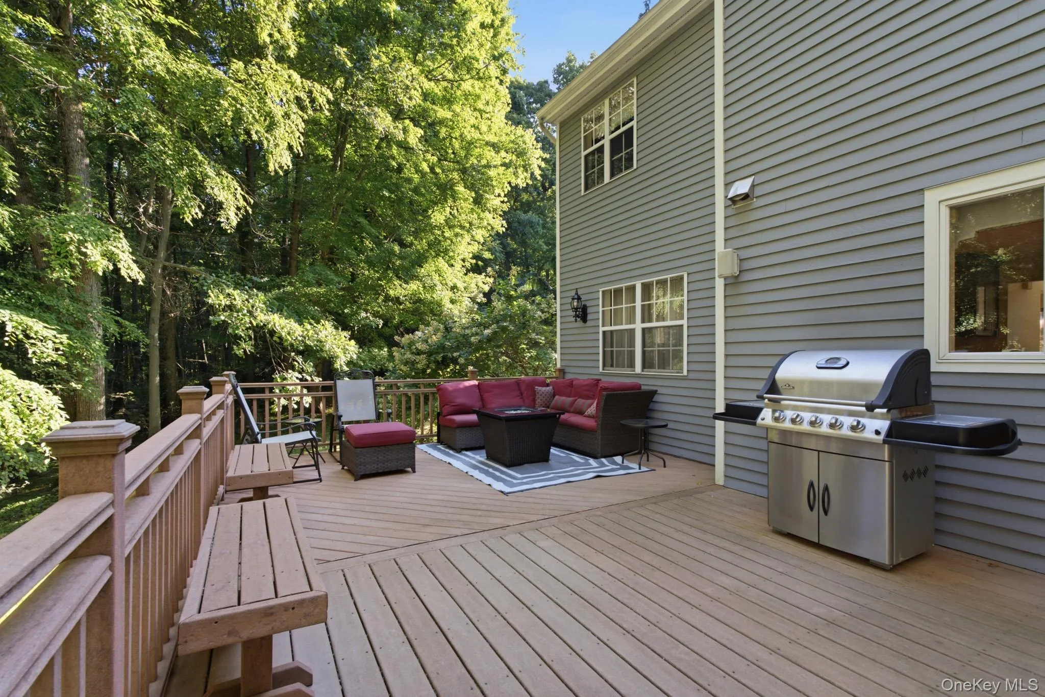 Alternate View of Expansive Trex Deck. Alternate View of Expansive Trex Deck.