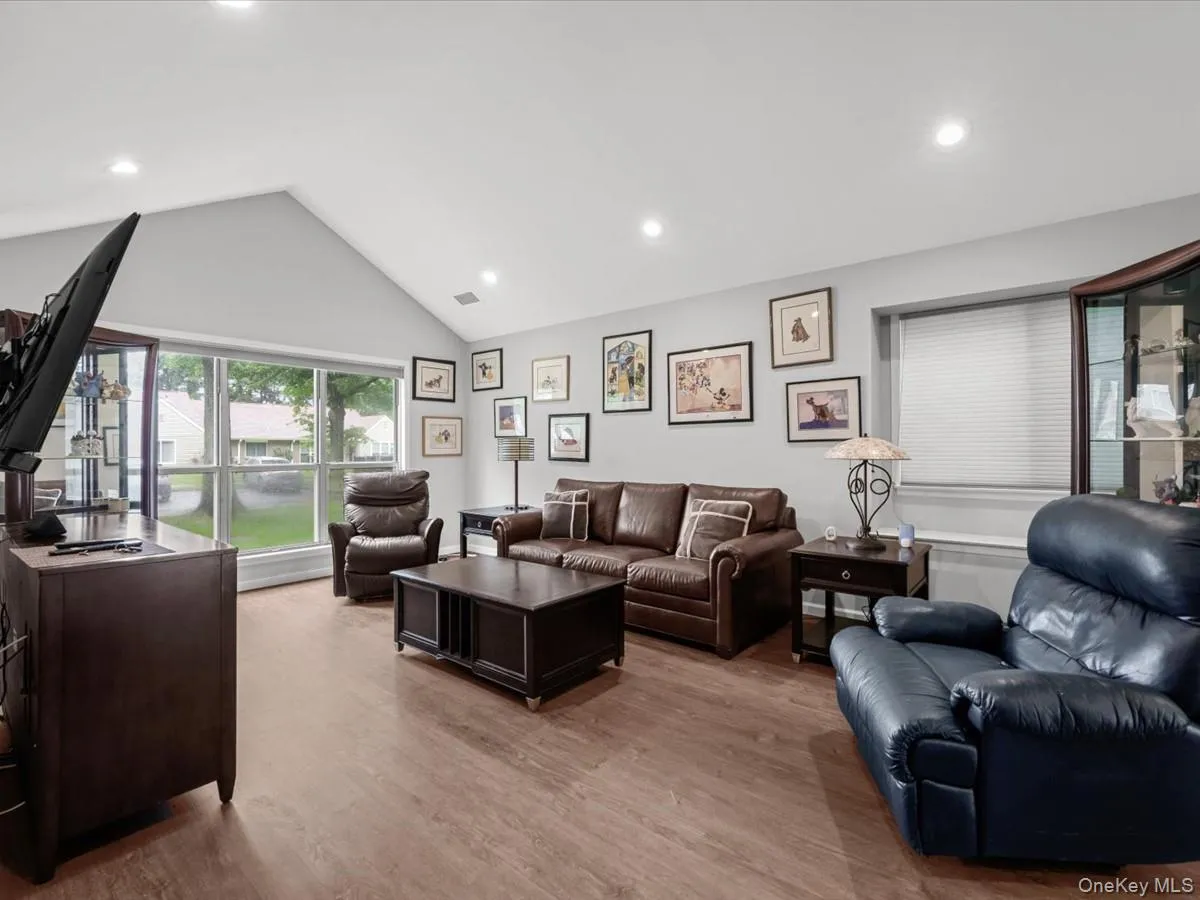 112 Dari Drive, Islip, NY, 2 Bedrooms Bedrooms, 8 Rooms Rooms,2 BathroomsBathrooms,Residential,For Rent,Dari,0,1041046 112 Dari Drive, Islip, NY, 2 Bedrooms Bedrooms, 8 Rooms Rooms,2 BathroomsBathrooms,Residential,For Rent,Dari,0,1041046