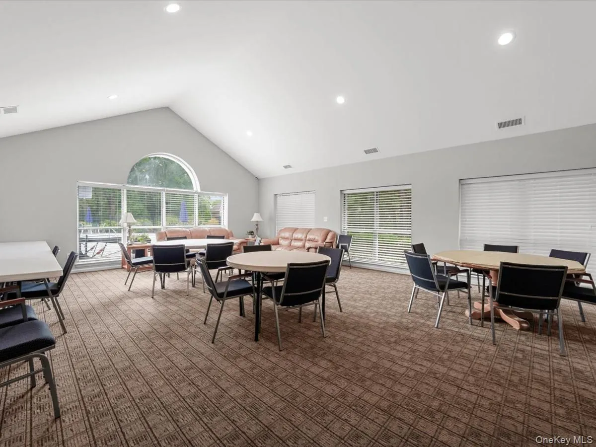 112 Dari Drive, Islip, NY, 2 Bedrooms Bedrooms, 8 Rooms Rooms,2 BathroomsBathrooms,Residential,For Rent,Dari,0,1041046 112 Dari Drive, Islip, NY, 2 Bedrooms Bedrooms, 8 Rooms Rooms,2 BathroomsBathrooms,Residential,For Rent,Dari,0,1041046