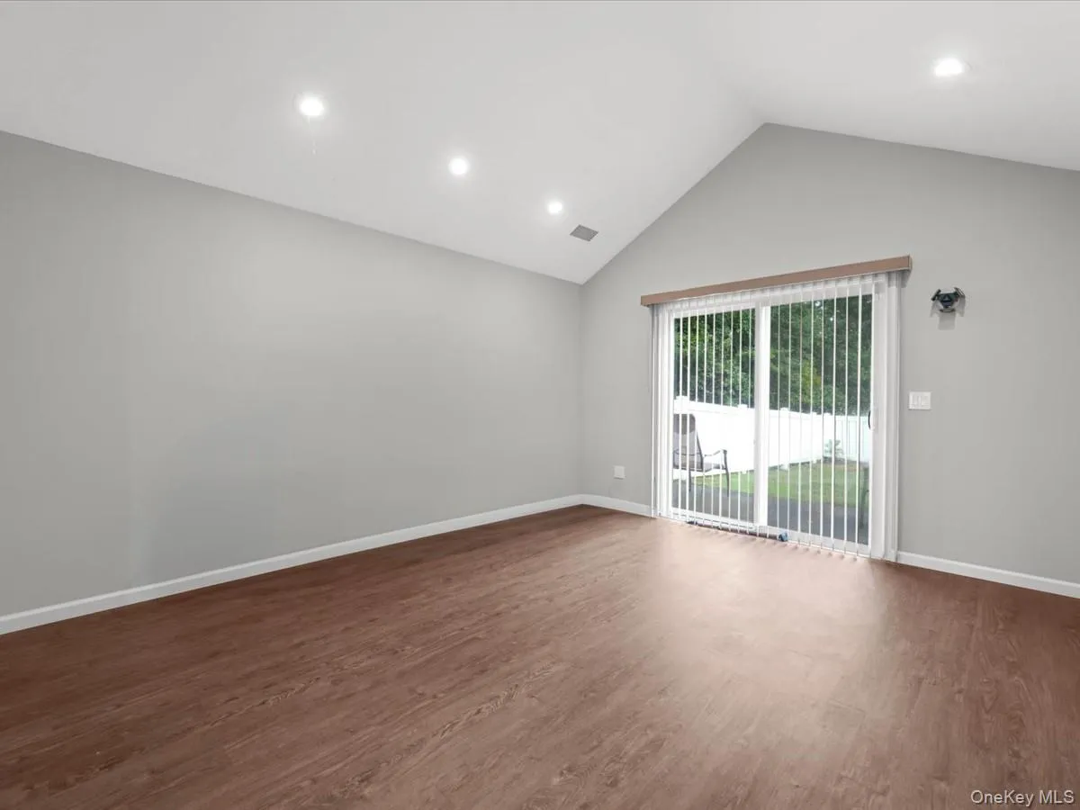 112 Dari Drive, Islip, NY, 2 Bedrooms Bedrooms, 8 Rooms Rooms,2 BathroomsBathrooms,Residential,For Rent,Dari,0,1041046 112 Dari Drive, Islip, NY, 2 Bedrooms Bedrooms, 8 Rooms Rooms,2 BathroomsBathrooms,Residential,For Rent,Dari,0,1041046