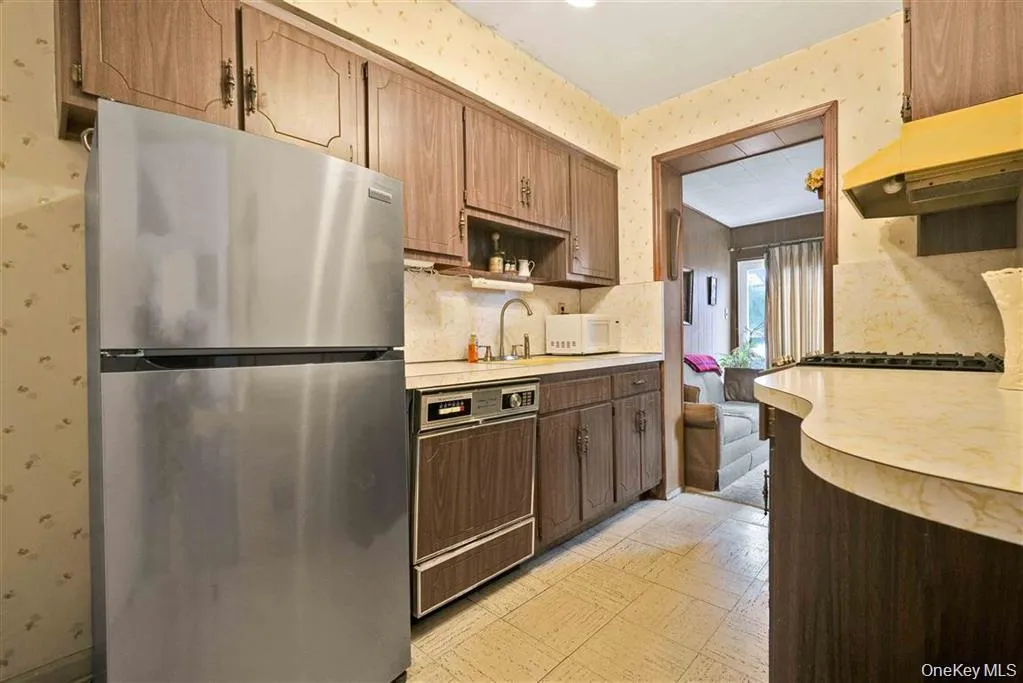 84-92A Austin Street, New York, NY, 2 Bedrooms Bedrooms, 6 Rooms Rooms,1 BathroomBathrooms,Residential,For Rent,Austin,0,1041051 84-92A Austin Street, New York, NY, 2 Bedrooms Bedrooms, 6 Rooms Rooms,1 BathroomBathrooms,Residential,For Rent,Austin,0,1041051