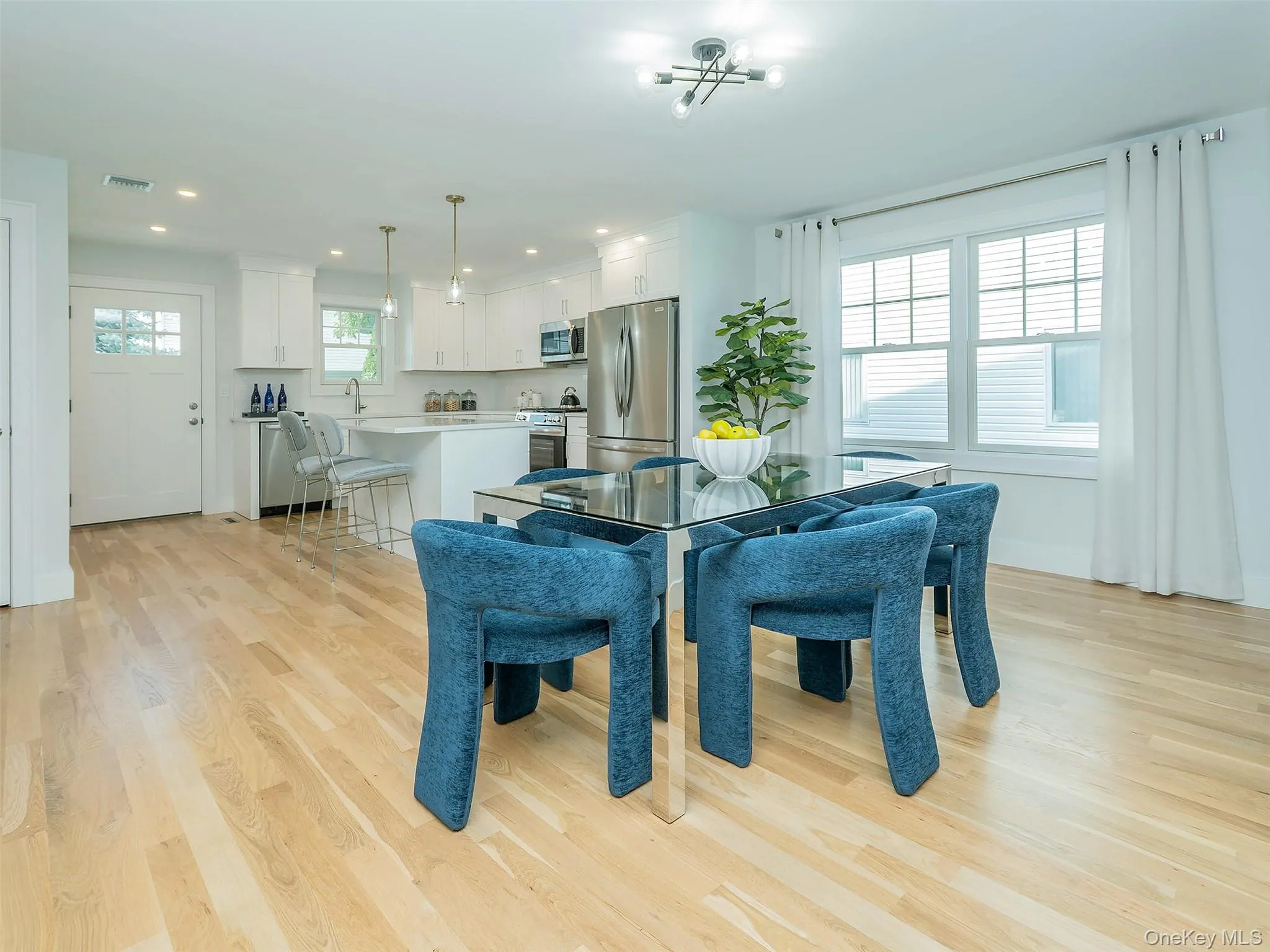 59 Edgewood Road, North Hempstead, NY, 3 Bedrooms Bedrooms, 6 Rooms Rooms,3 BathroomsBathrooms,Residential Lease,For Rent,Edgewood,0,1041053 59 Edgewood Road, North Hempstead, NY, 3 Bedrooms Bedrooms, 6 Rooms Rooms,3 BathroomsBathrooms,Residential Lease,For Rent,Edgewood,0,1041053