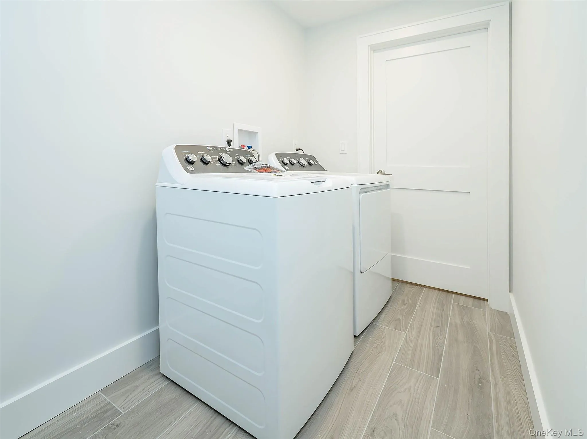 59 Edgewood Road, North Hempstead, NY, 3 Bedrooms Bedrooms, 6 Rooms Rooms,3 BathroomsBathrooms,Residential Lease,For Rent,Edgewood,0,1041053 59 Edgewood Road, North Hempstead, NY, 3 Bedrooms Bedrooms, 6 Rooms Rooms,3 BathroomsBathrooms,Residential Lease,For Rent,Edgewood,0,1041053