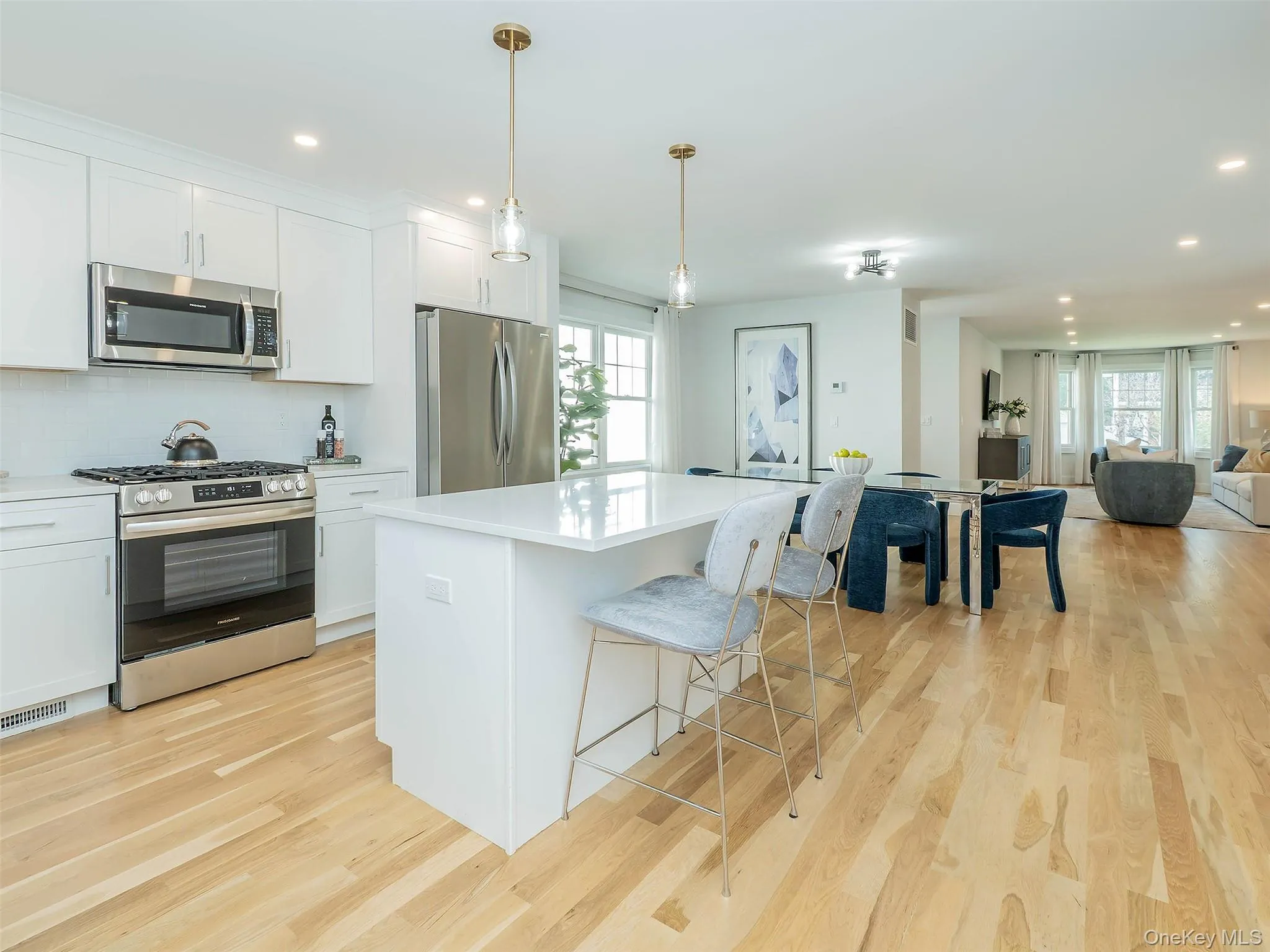 59 Edgewood Road, North Hempstead, NY, 3 Bedrooms Bedrooms, 6 Rooms Rooms,3 BathroomsBathrooms,Residential Lease,For Rent,Edgewood,0,1041053 59 Edgewood Road, North Hempstead, NY, 3 Bedrooms Bedrooms, 6 Rooms Rooms,3 BathroomsBathrooms,Residential Lease,For Rent,Edgewood,0,1041053
