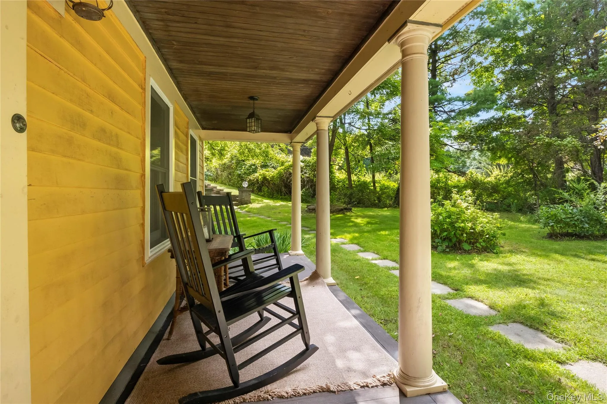 Covered front porch. Ideal for entertaining or relaxing Covered front porch. Ideal for entertaining or relaxing