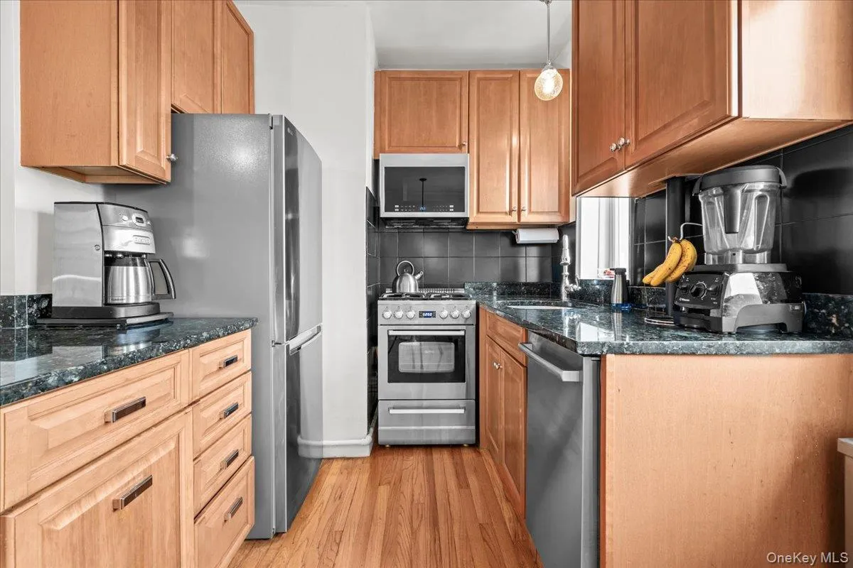 3810 Greystone Avenue, New York, NY, 1 Bedroom Bedrooms, 4 Rooms Rooms,1 BathroomBathrooms,Residential,For Rent,Greystone,0,1041060 3810 Greystone Avenue, New York, NY, 1 Bedroom Bedrooms, 4 Rooms Rooms,1 BathroomBathrooms,Residential,For Rent,Greystone,0,1041060