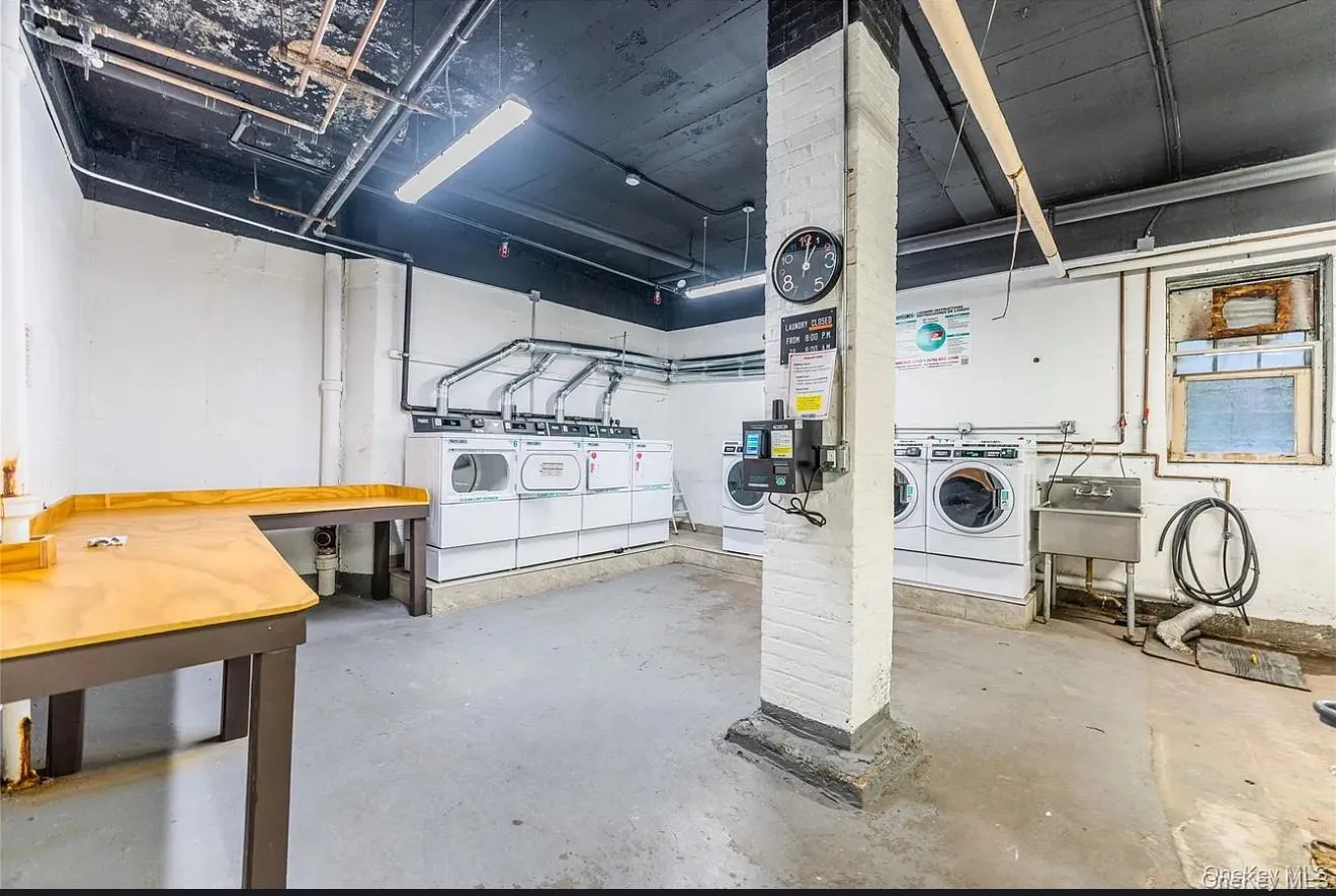136-05 Sanford Avenue, New York, NY, 1 Bedroom Bedrooms, 3 Rooms Rooms,1 BathroomBathrooms,Residential,For Rent,Sanford,0,1041061 136-05 Sanford Avenue, New York, NY, 1 Bedroom Bedrooms, 3 Rooms Rooms,1 BathroomBathrooms,Residential,For Rent,Sanford,0,1041061