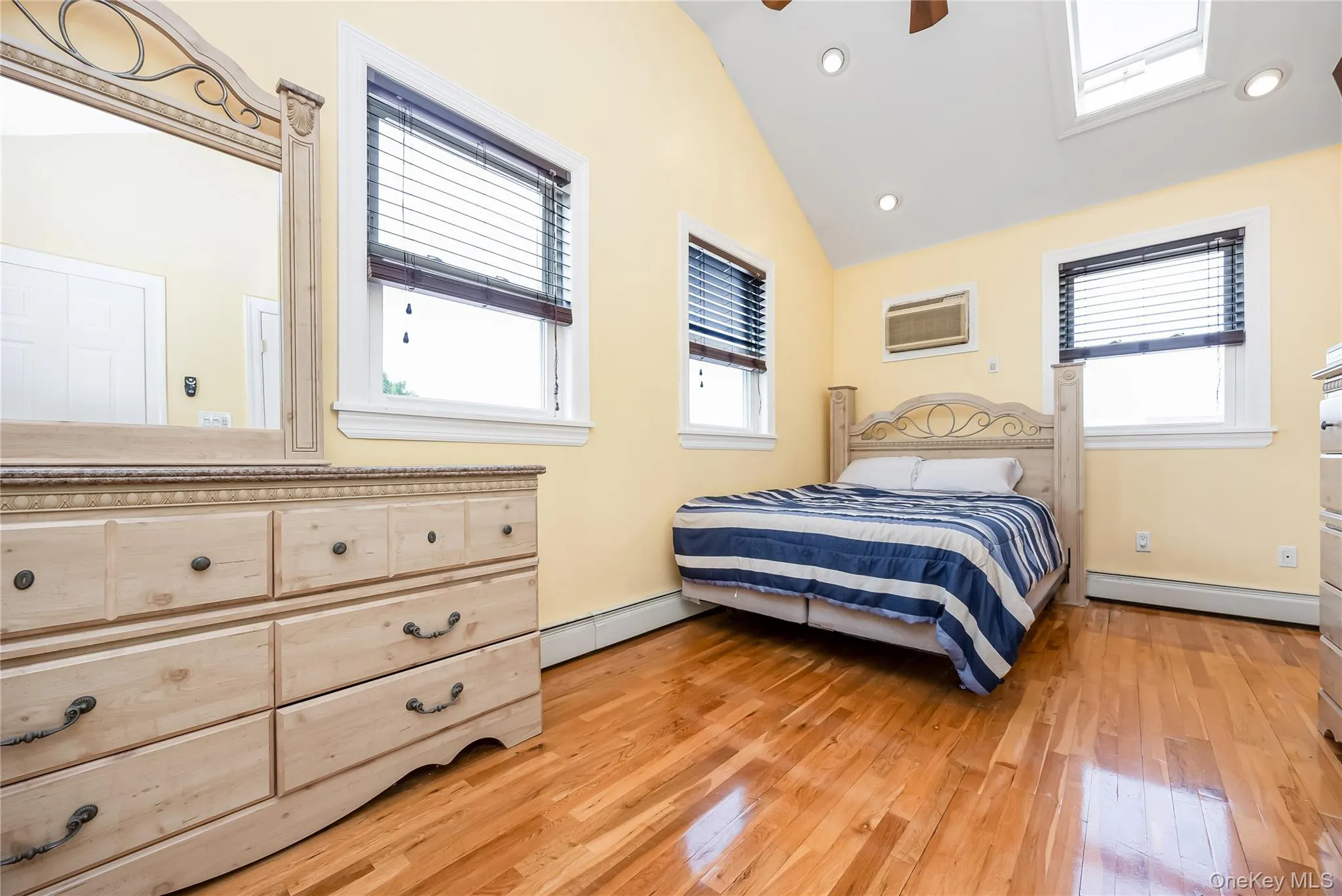 88-35 75th Avenue, New York, NY, 3 Bedrooms Bedrooms, 9 Rooms Rooms,4 BathroomsBathrooms,Residential,For Rent,75th,0,1041064 88-35 75th Avenue, New York, NY, 3 Bedrooms Bedrooms, 9 Rooms Rooms,4 BathroomsBathrooms,Residential,For Rent,75th,0,1041064