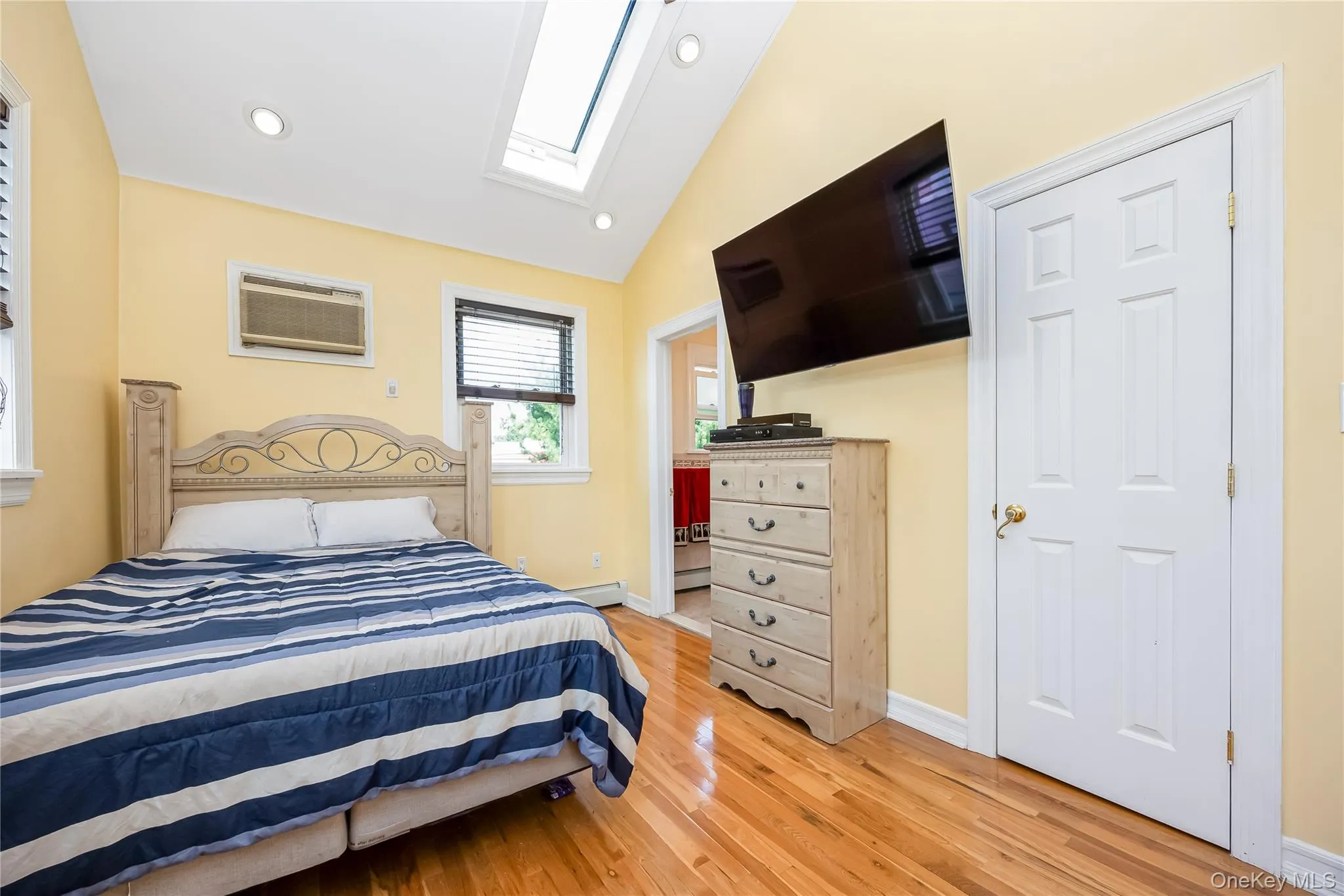 88-35 75th Avenue, New York, NY, 3 Bedrooms Bedrooms, 9 Rooms Rooms,4 BathroomsBathrooms,Residential,For Rent,75th,0,1041064 88-35 75th Avenue, New York, NY, 3 Bedrooms Bedrooms, 9 Rooms Rooms,4 BathroomsBathrooms,Residential,For Rent,75th,0,1041064