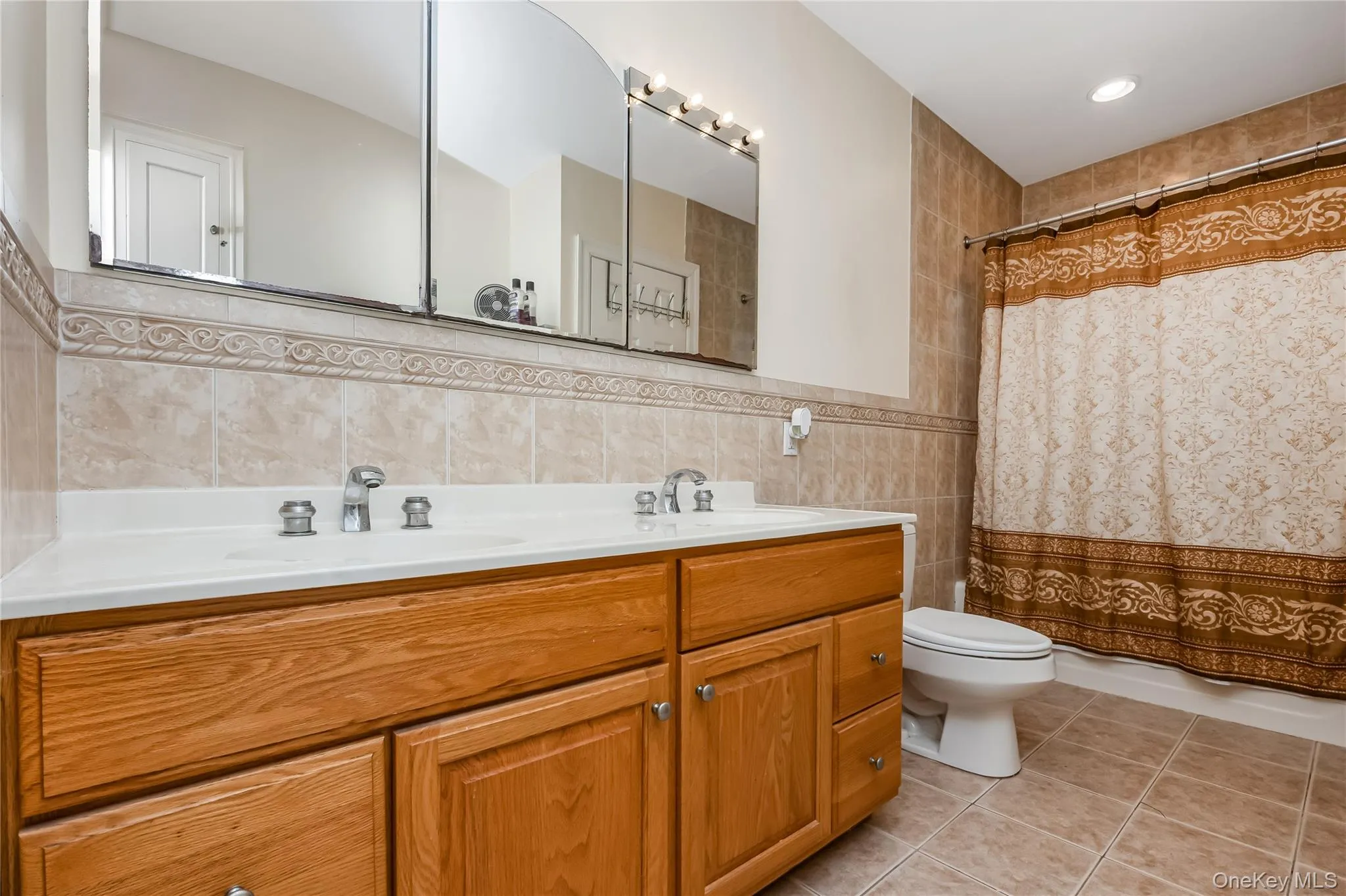 88-35 75th Avenue, New York, NY, 3 Bedrooms Bedrooms, 9 Rooms Rooms,4 BathroomsBathrooms,Residential,For Rent,75th,0,1041064 88-35 75th Avenue, New York, NY, 3 Bedrooms Bedrooms, 9 Rooms Rooms,4 BathroomsBathrooms,Residential,For Rent,75th,0,1041064