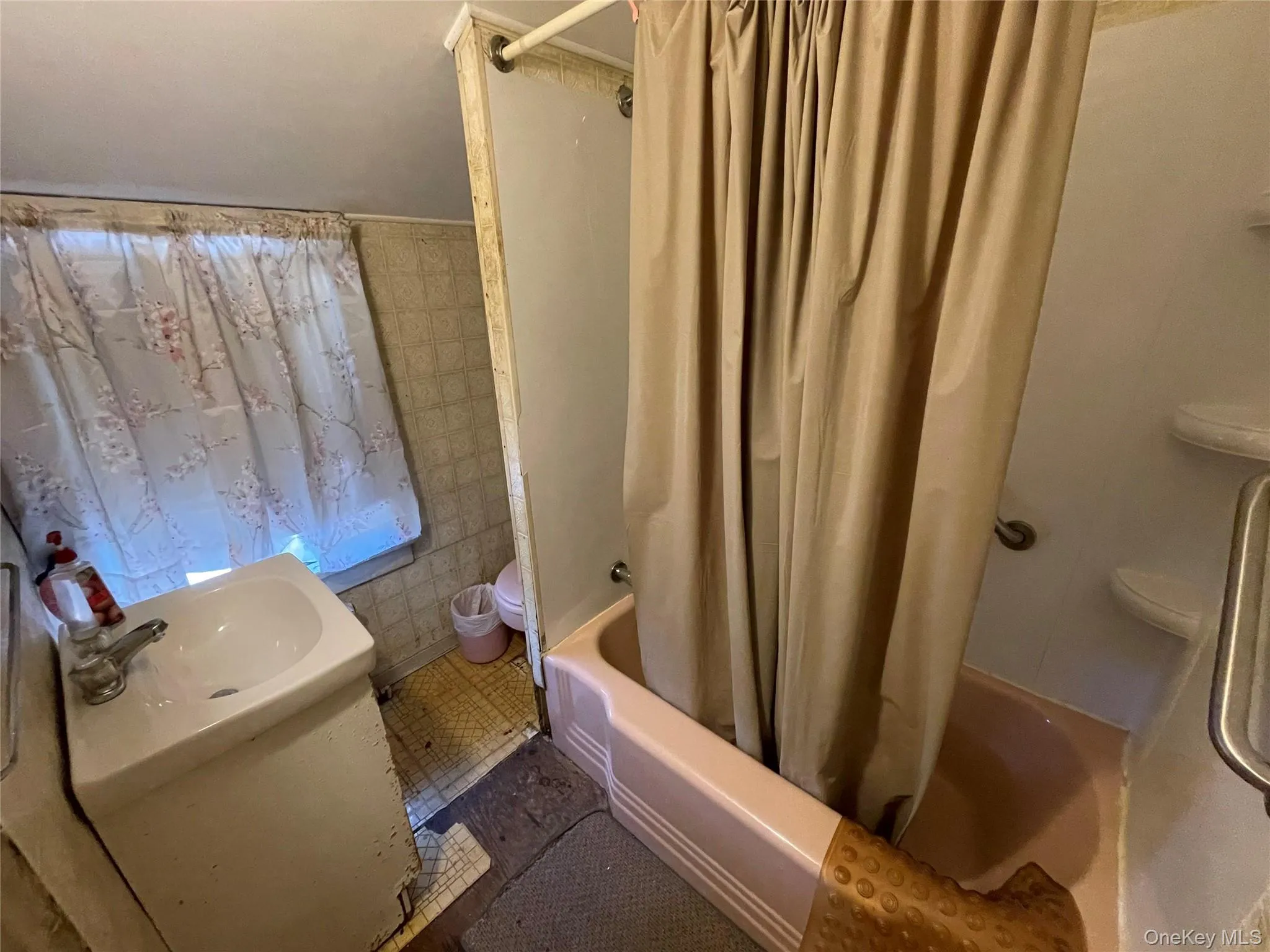404 Baldwin Road, Hempstead, NY, 3 Bedrooms Bedrooms, 6 Rooms Rooms,1 BathroomBathrooms,Residential,For Rent,Baldwin,0,1041065 404 Baldwin Road, Hempstead, NY, 3 Bedrooms Bedrooms, 6 Rooms Rooms,1 BathroomBathrooms,Residential,For Rent,Baldwin,0,1041065