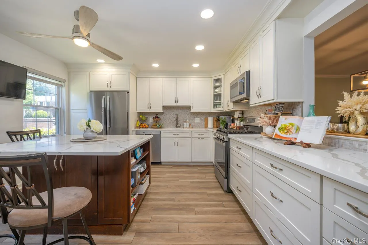 Designer kitchen speaks for itself! Designer kitchen speaks for itself!