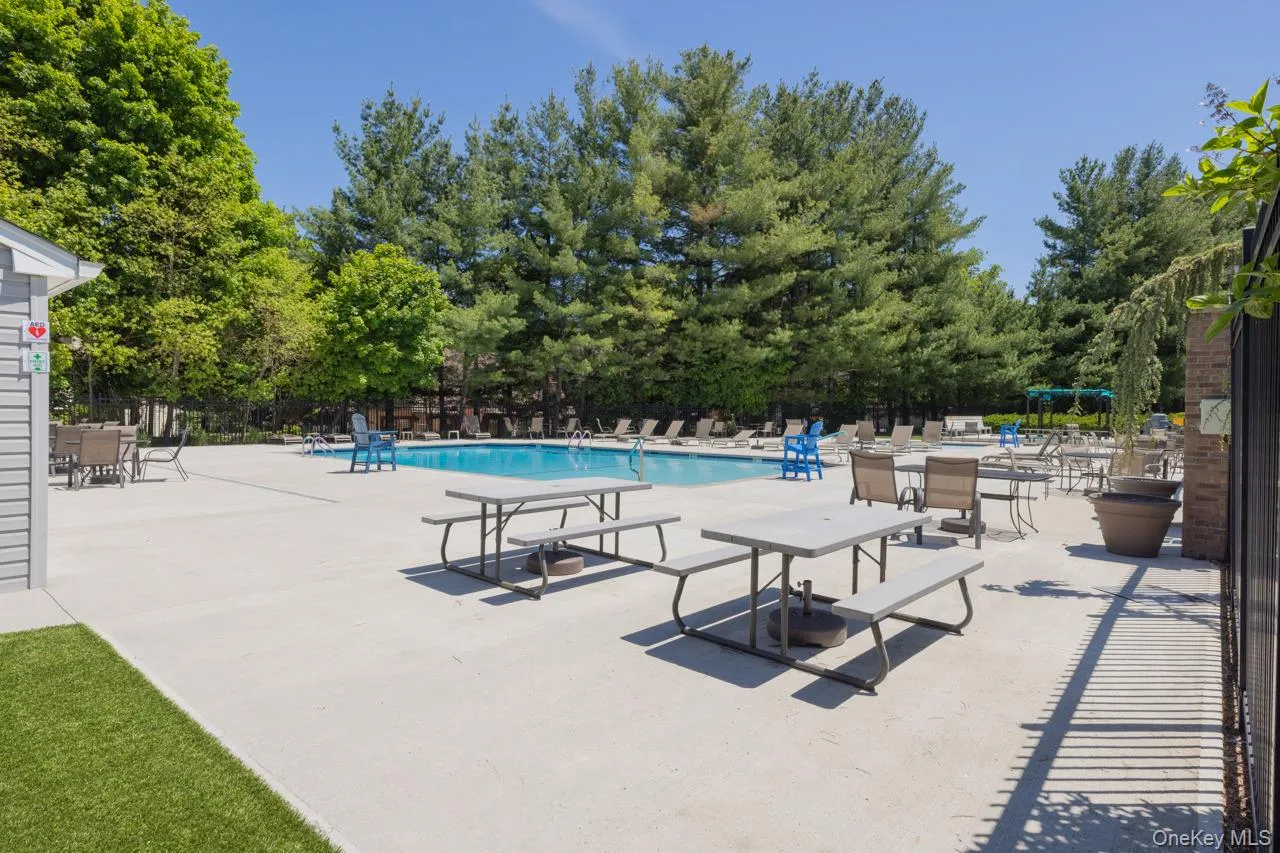 Knolls Community Pool Knolls Community Pool