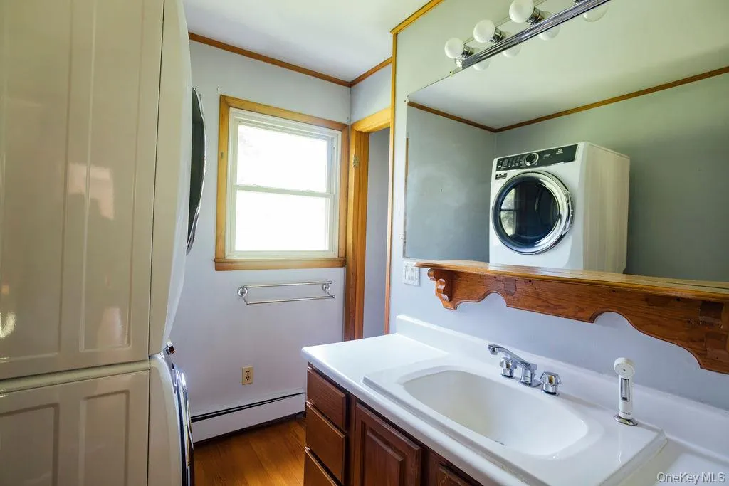 21 Courts Lane, Hudson, NY, 4 Bedrooms Bedrooms, 12 Rooms Rooms,2 BathroomsBathrooms,Residential,For Rent,Courts,0,1041067 21 Courts Lane, Hudson, NY, 4 Bedrooms Bedrooms, 12 Rooms Rooms,2 BathroomsBathrooms,Residential,For Rent,Courts,0,1041067