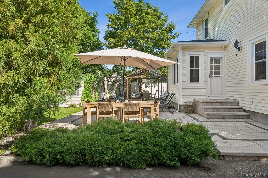 68 Lincoln Avenue, Islip, NY, 4 Bedrooms Bedrooms, 9 Rooms Rooms,2 BathroomsBathrooms,Residential,For Rent,Lincoln,0,1041069 68 Lincoln Avenue, Islip, NY, 4 Bedrooms Bedrooms, 9 Rooms Rooms,2 BathroomsBathrooms,Residential,For Rent,Lincoln,0,1041069