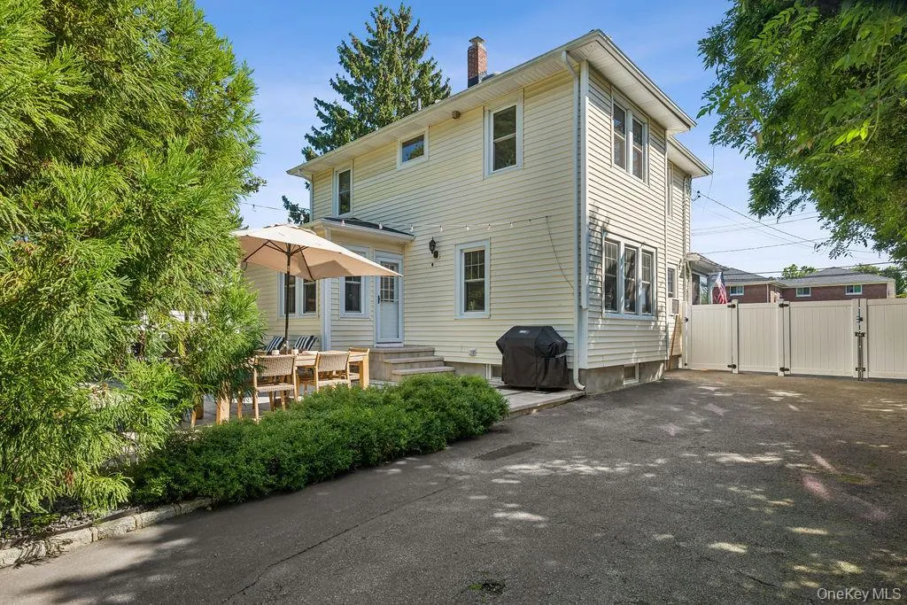 68 Lincoln Avenue, Islip, NY, 4 Bedrooms Bedrooms, 9 Rooms Rooms,2 BathroomsBathrooms,Residential,For Rent,Lincoln,0,1041069 68 Lincoln Avenue, Islip, NY, 4 Bedrooms Bedrooms, 9 Rooms Rooms,2 BathroomsBathrooms,Residential,For Rent,Lincoln,0,1041069