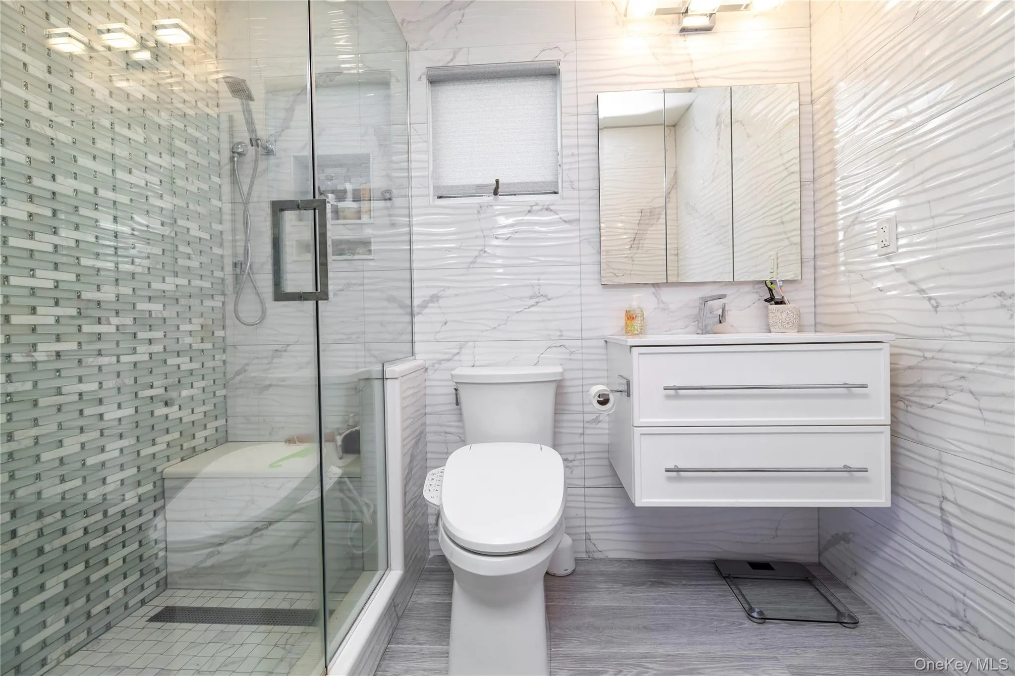 Renovated in 2022 with high-end finishes. Renovated in 2022 with high-end finishes.